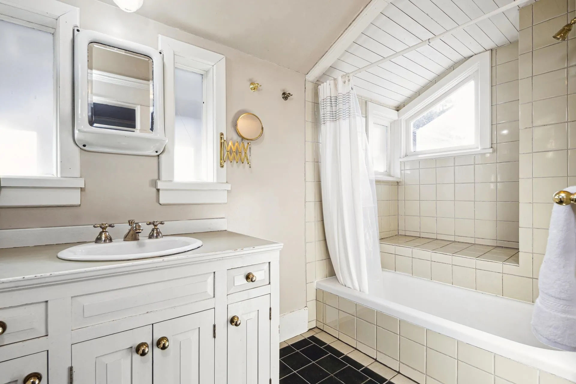 341 W 22nd Street