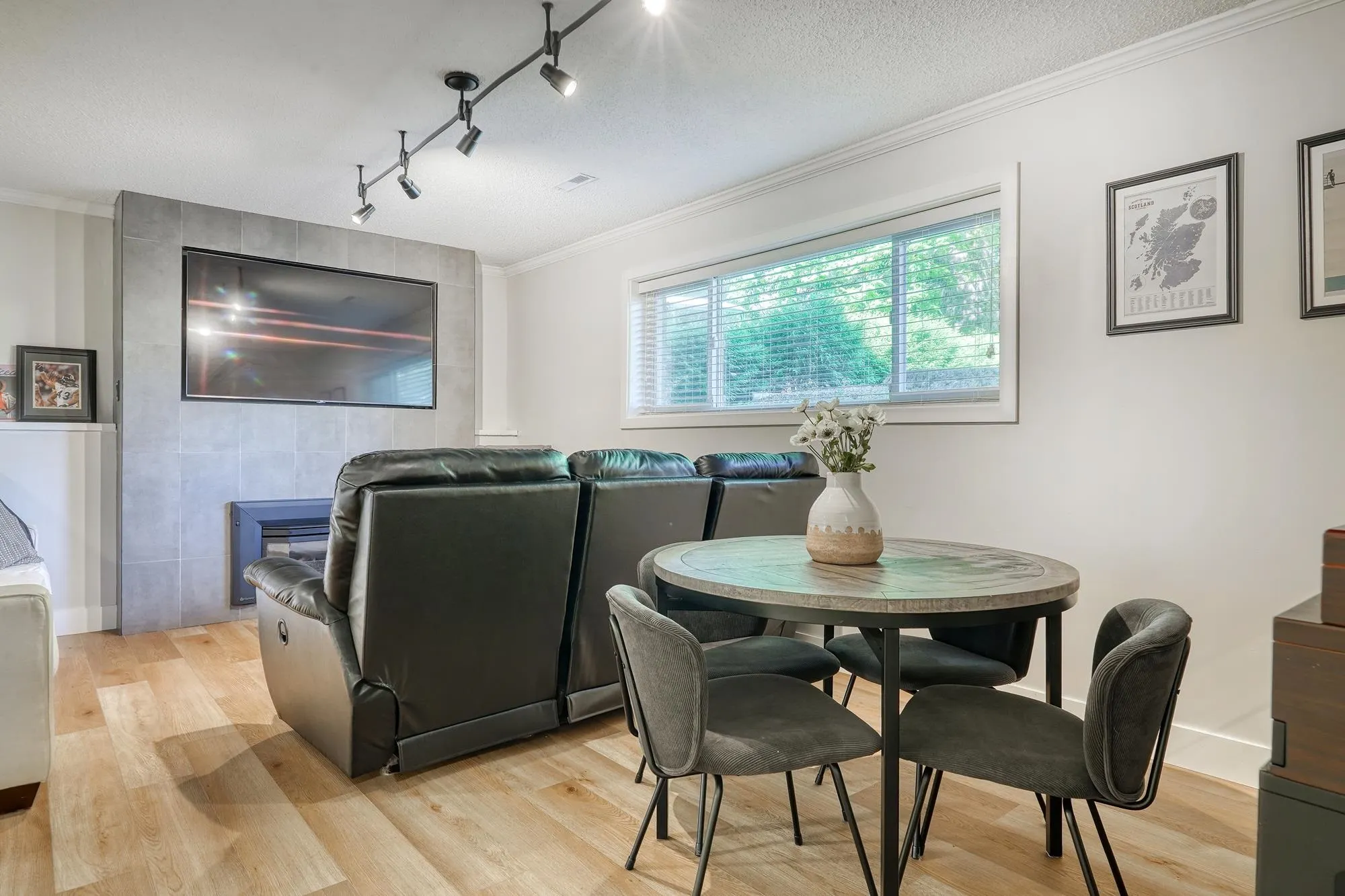 3848 Clematis Crescent
