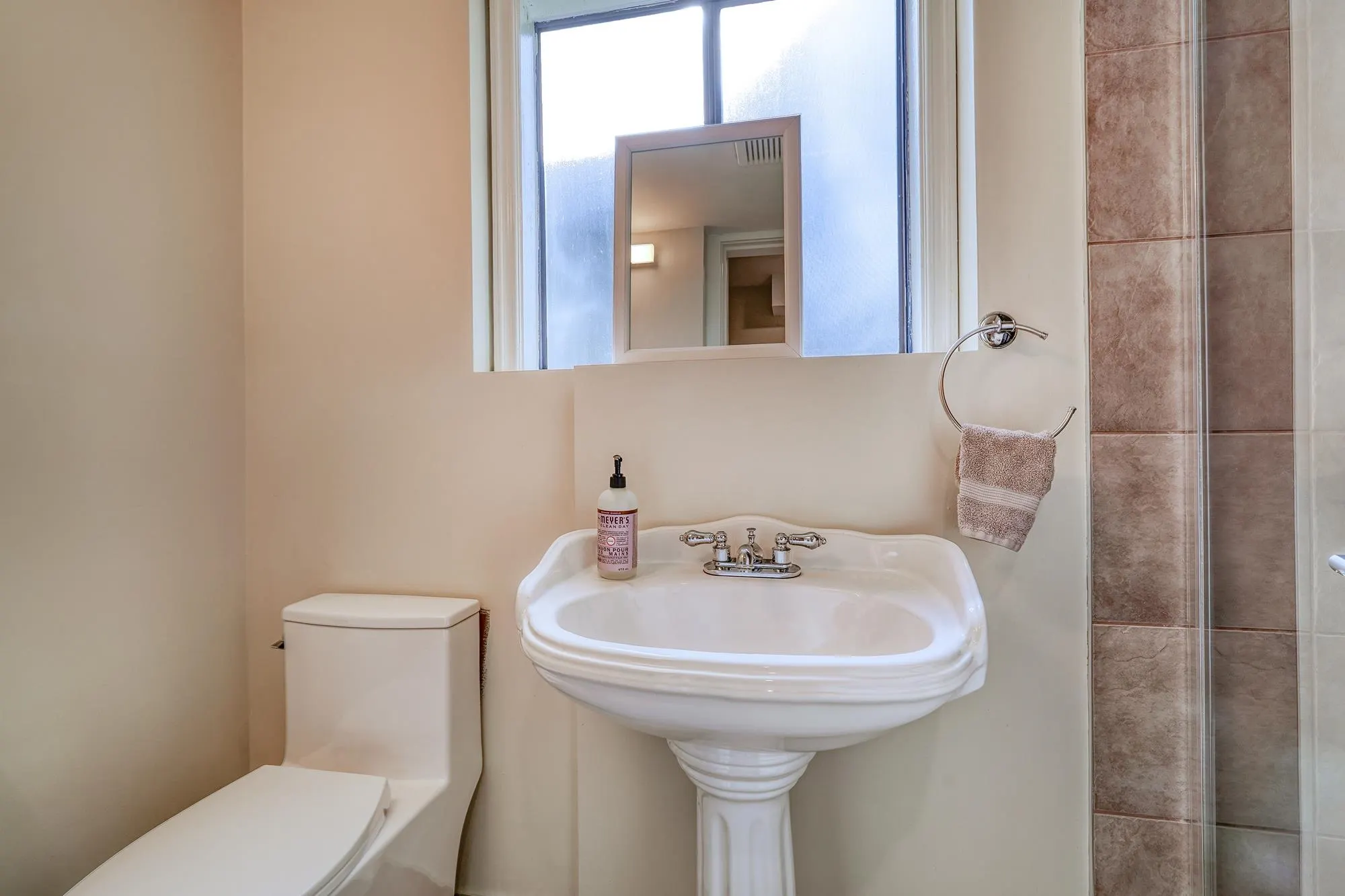 3848 Clematis Crescent