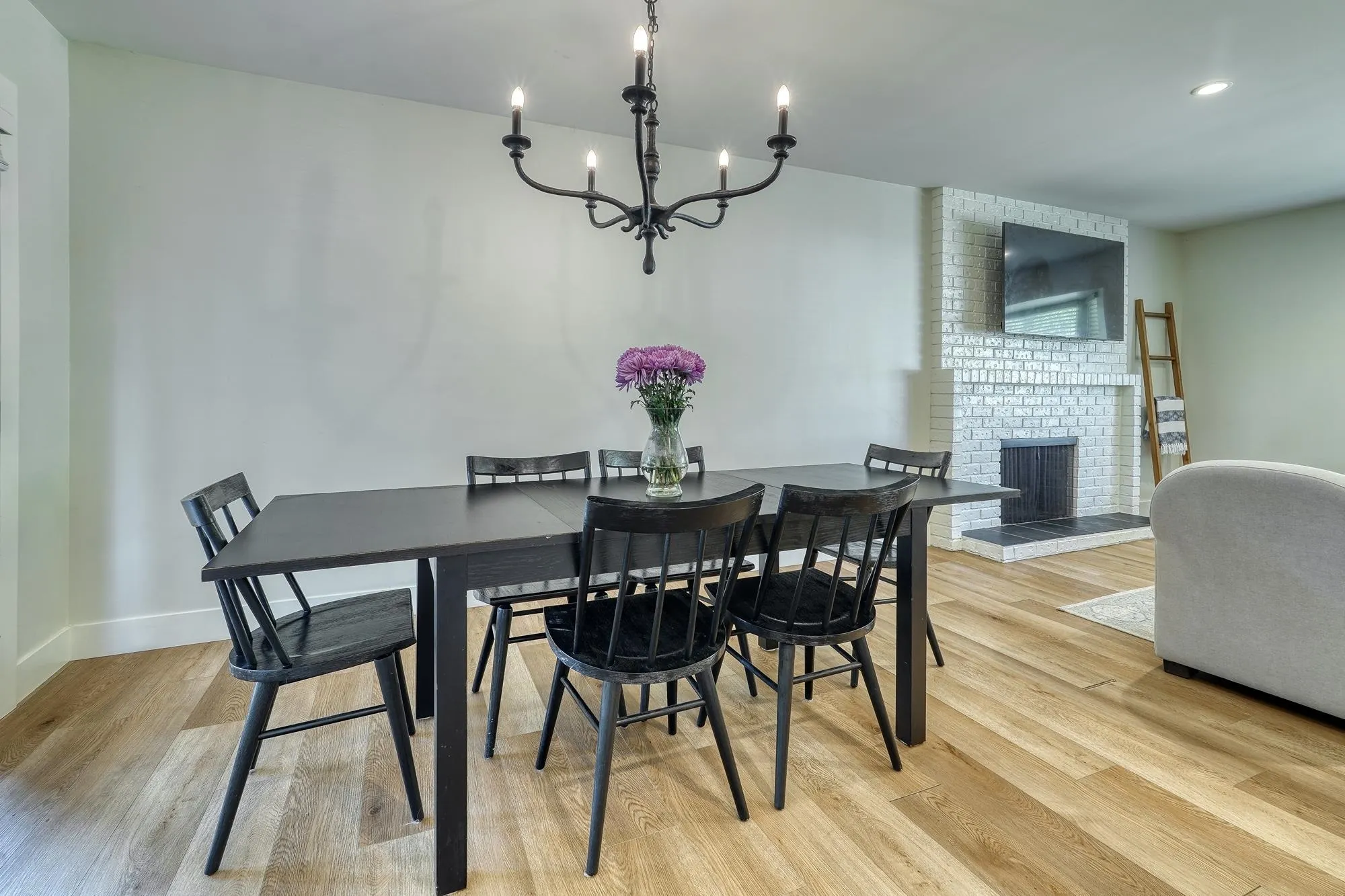 3848 Clematis Crescent