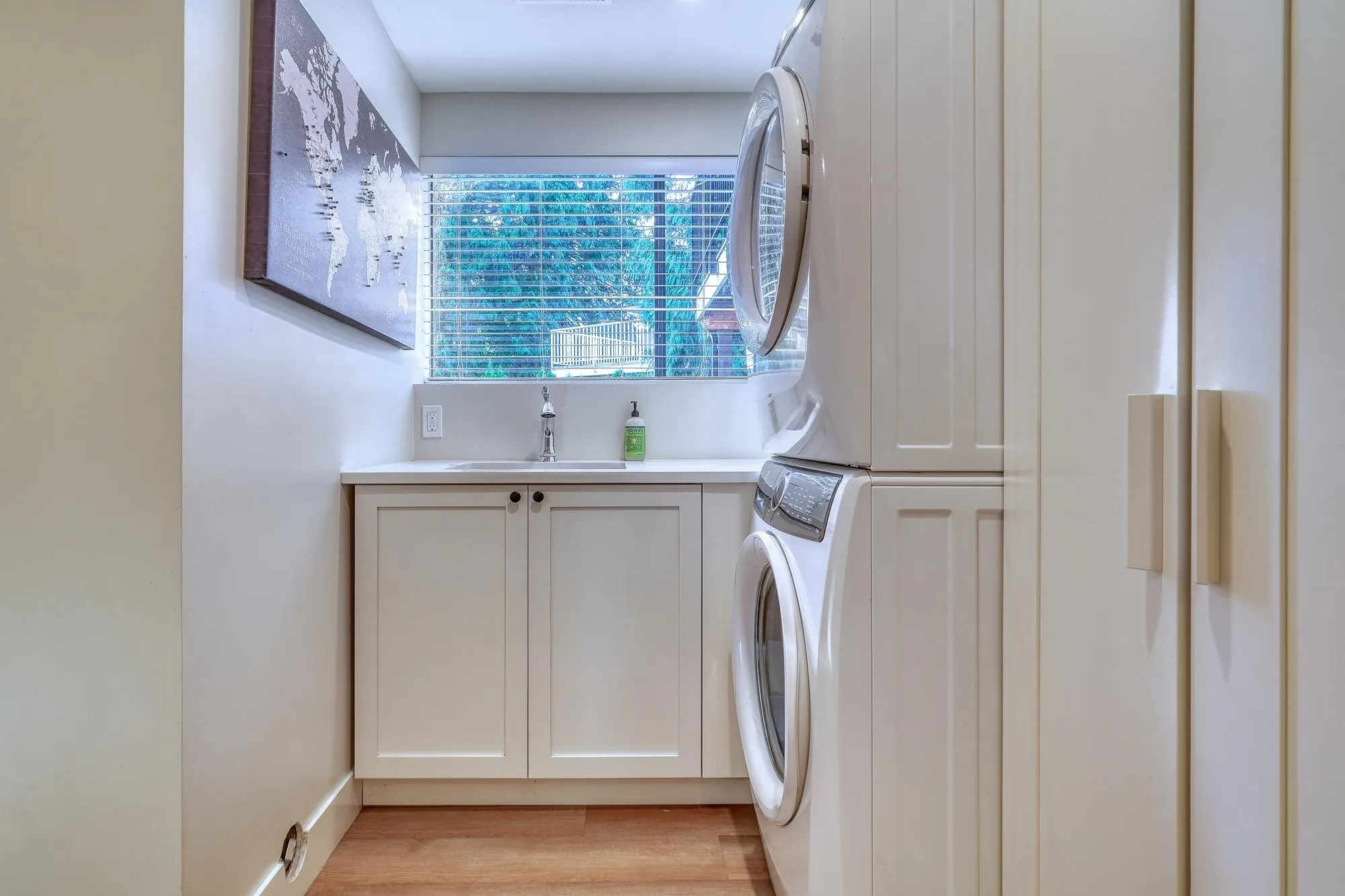 3848 Clematis Crescent