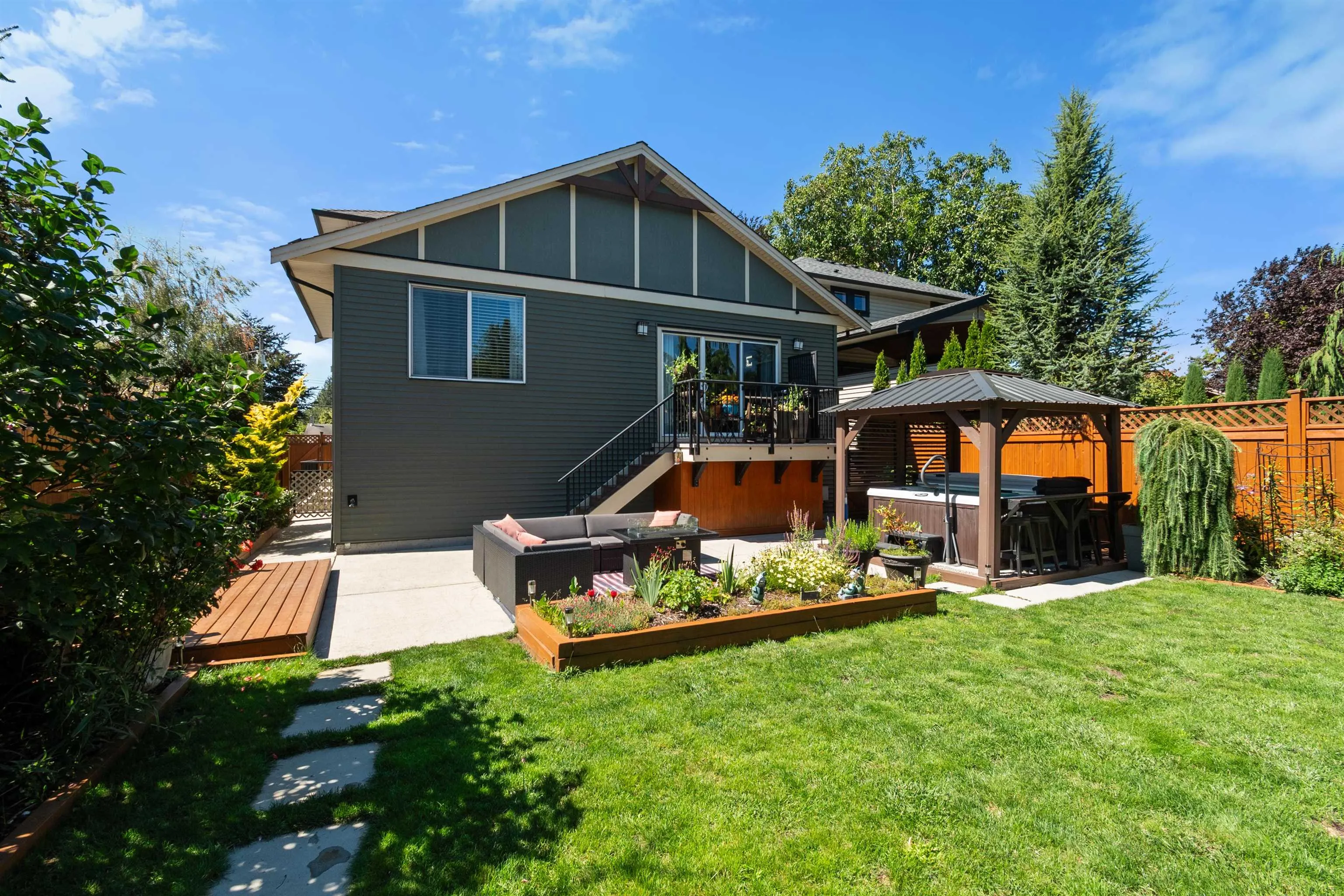 6522 Reid Road