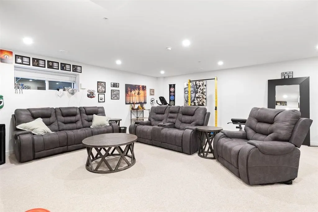 87 7967 197 Street