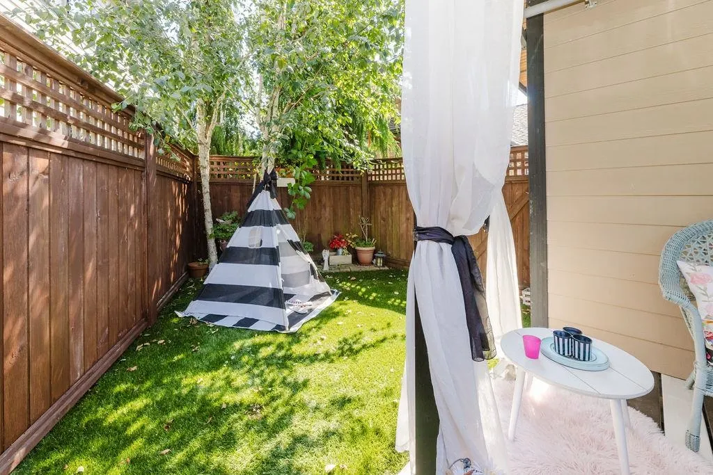 764 Gerussi Lane