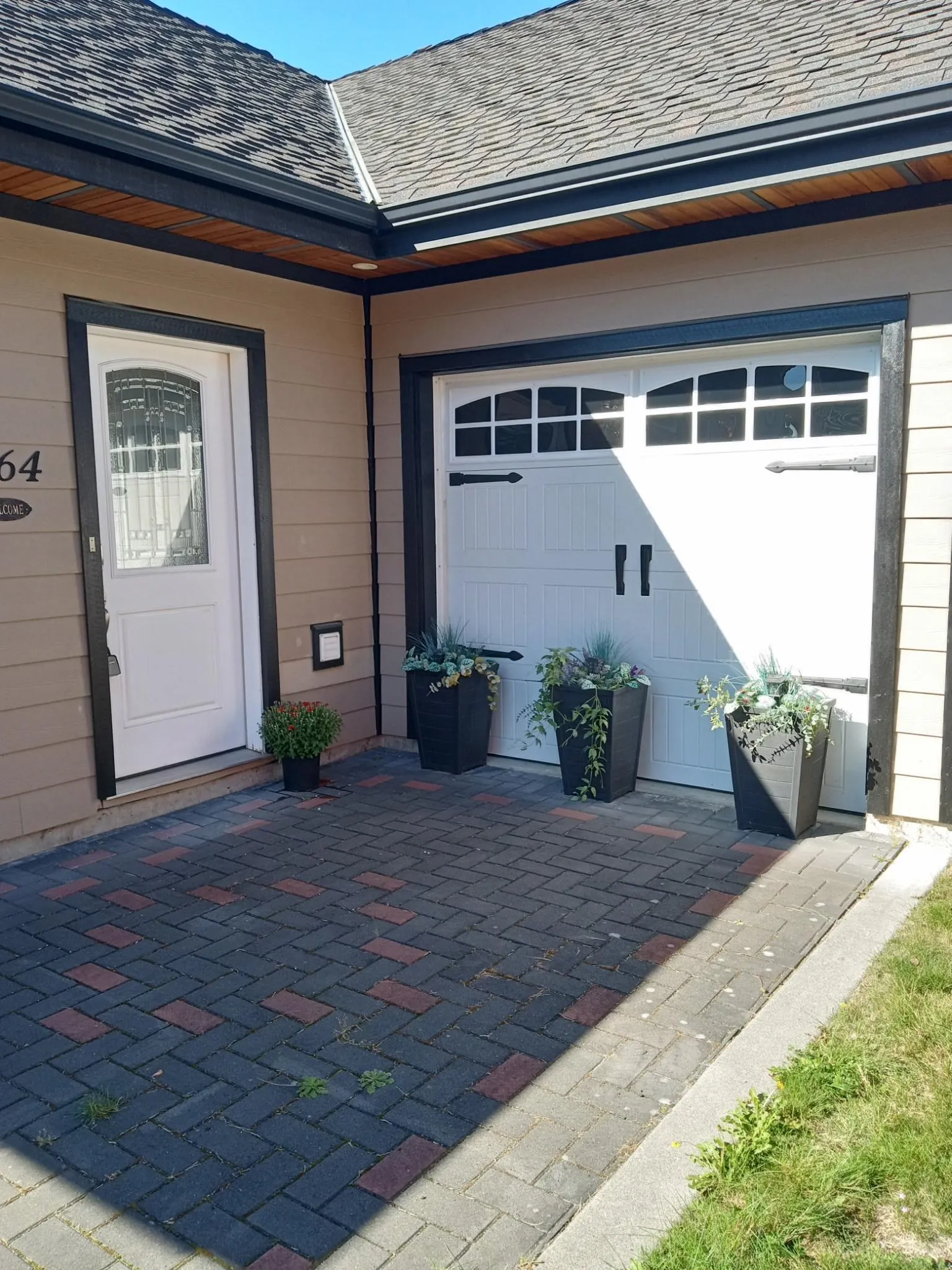 764 Gerussi Lane
