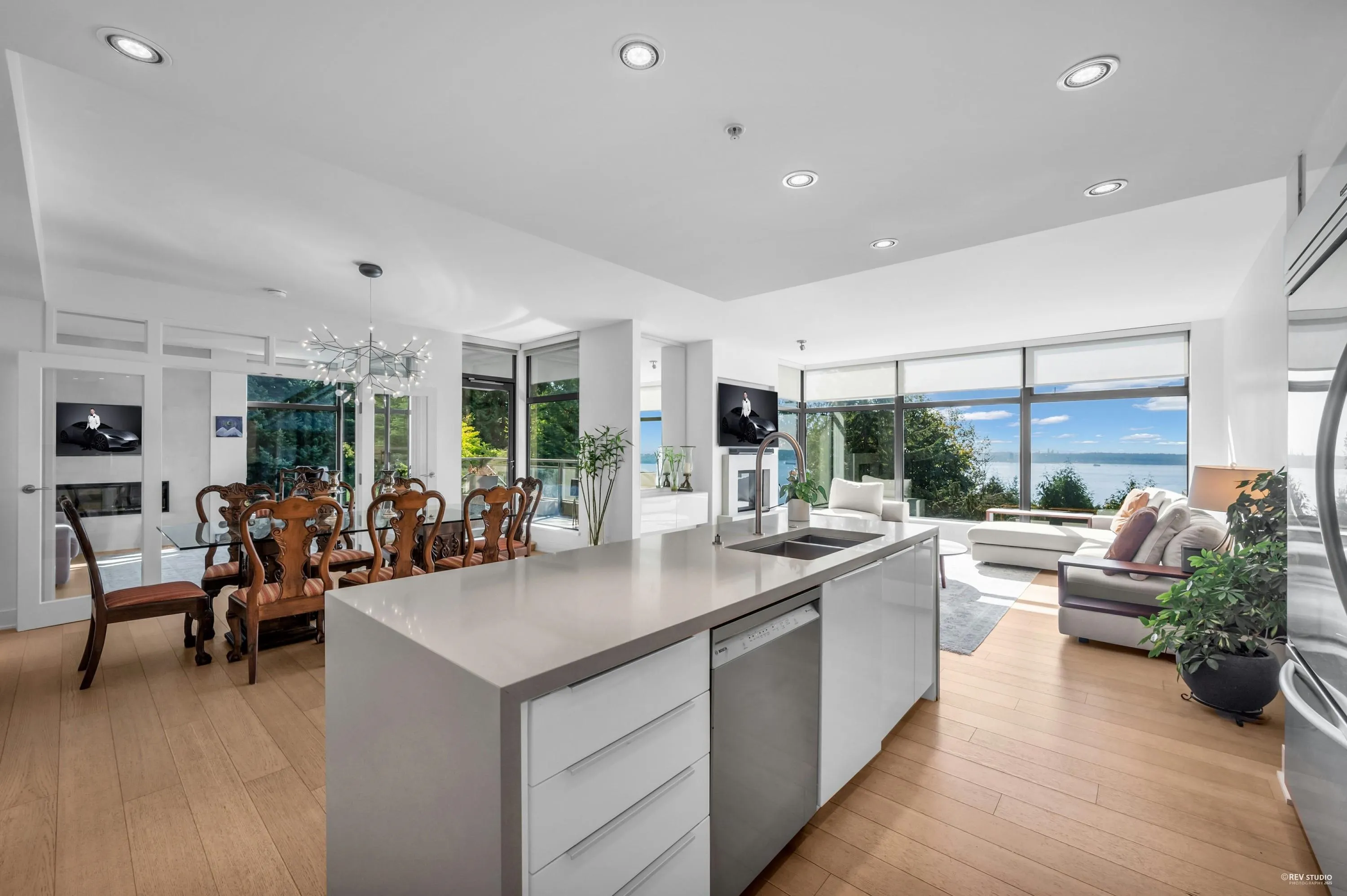 401 3315 Cypress Place