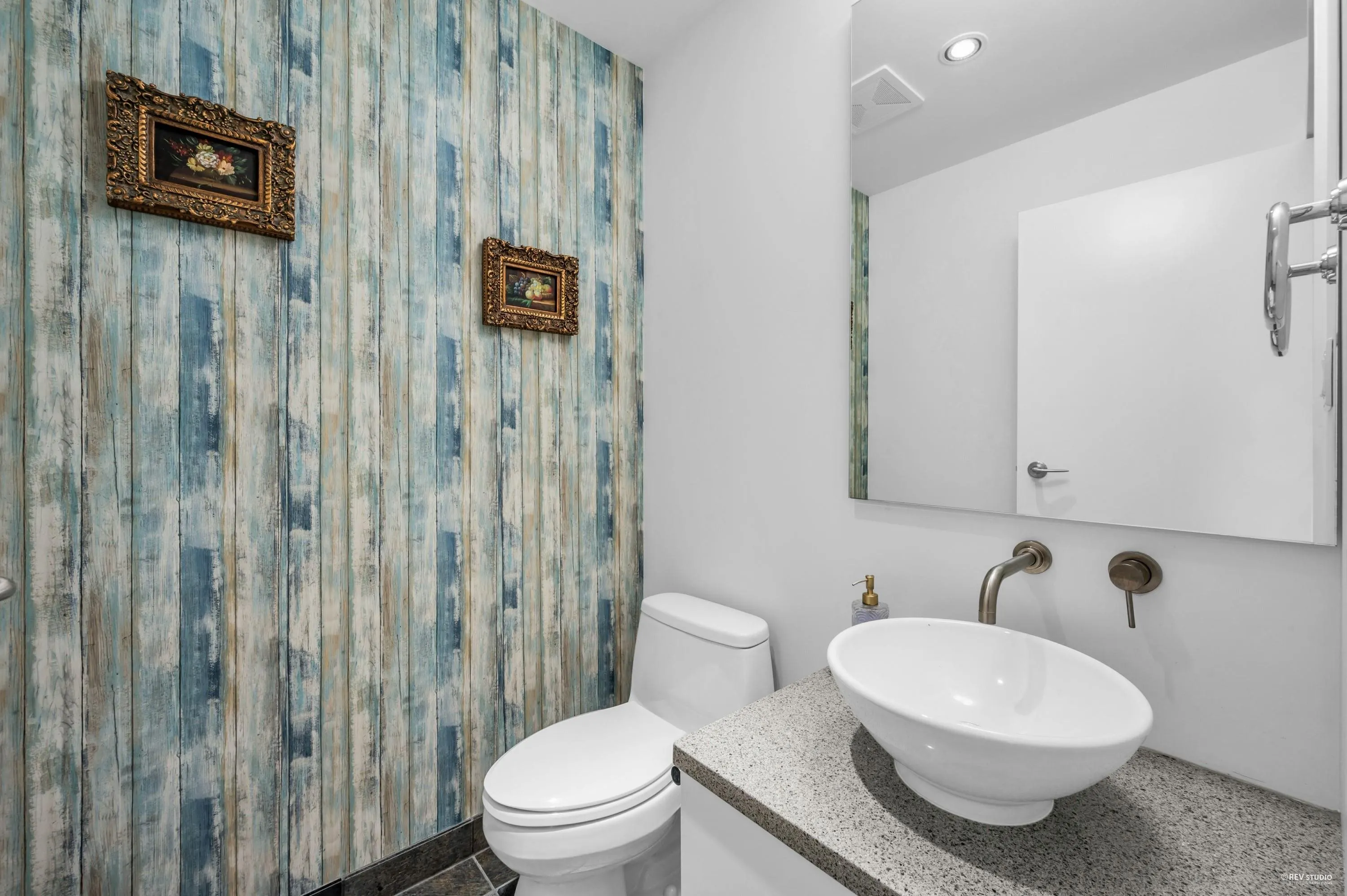 401 3315 Cypress Place
