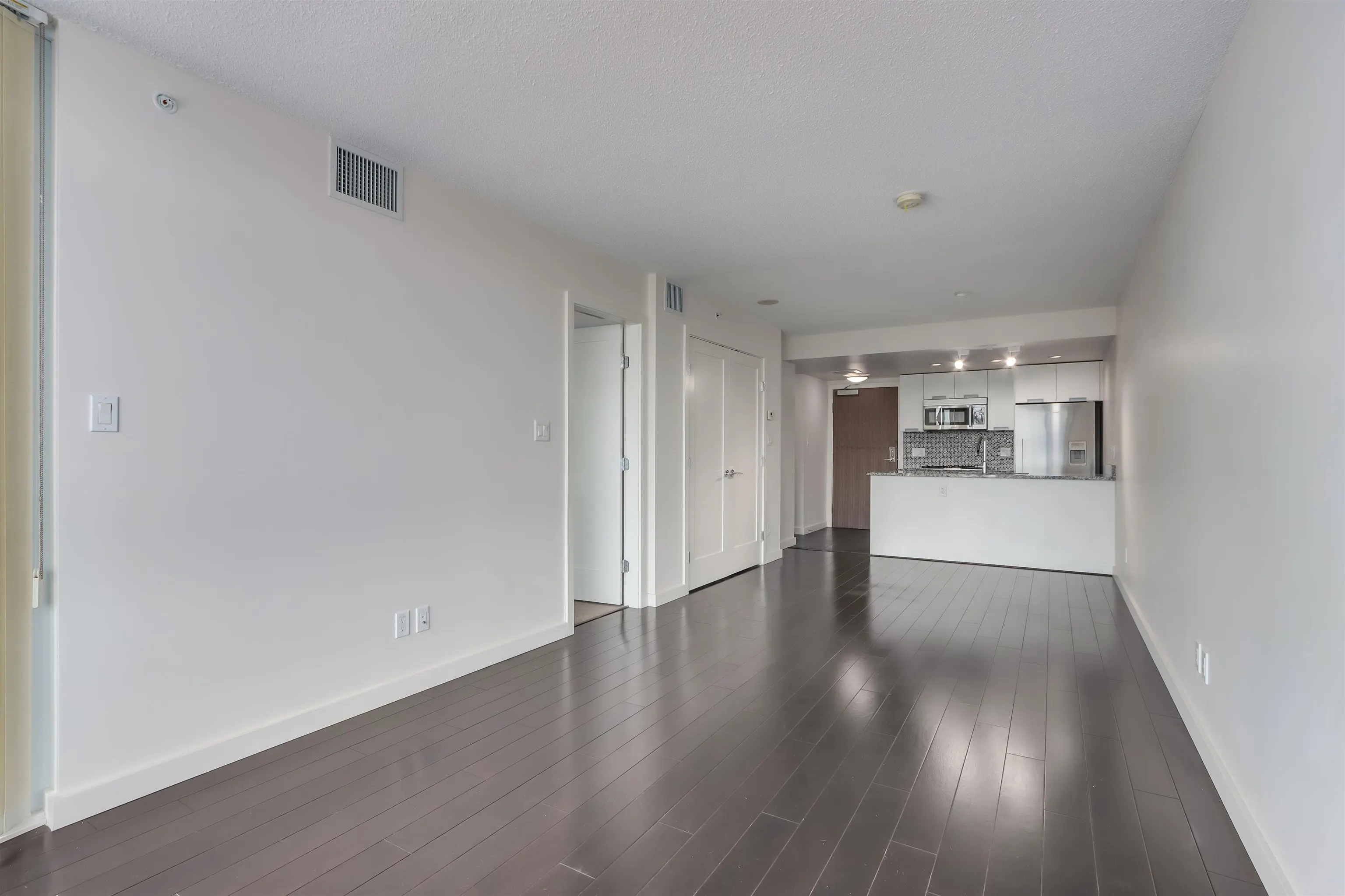 768 2080 W Broadway