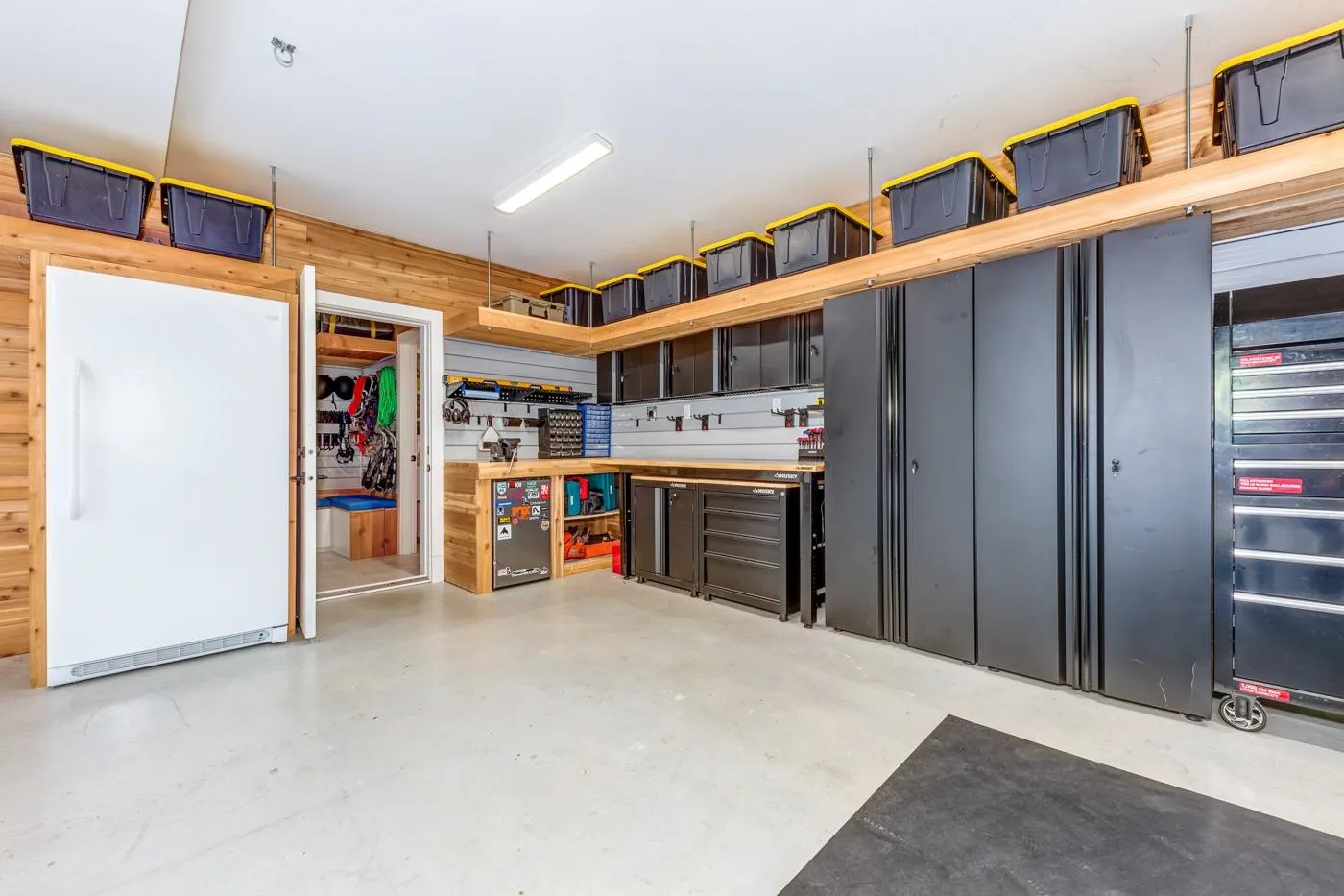 8216 Valley Drive