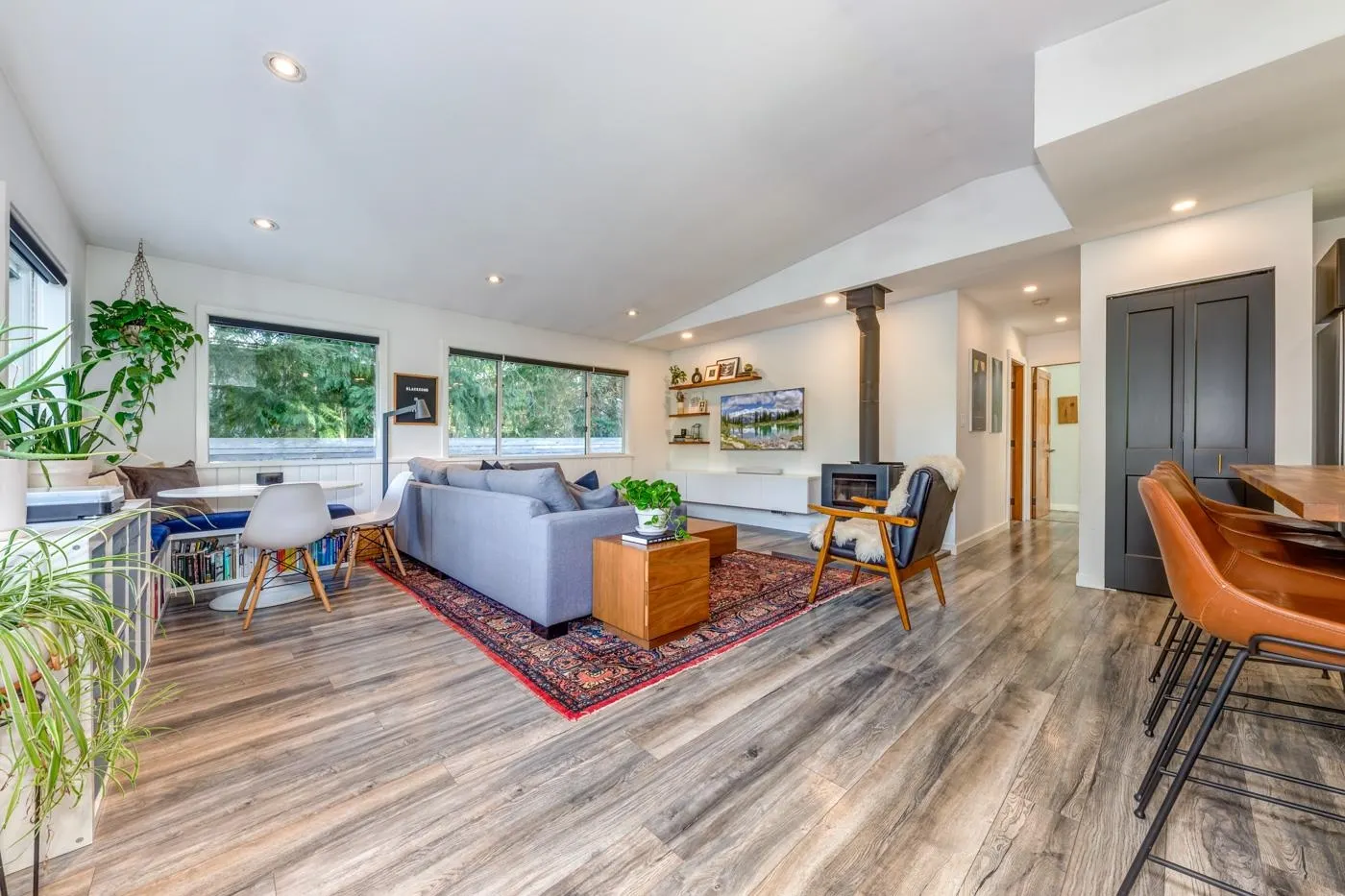 8216 Valley Drive