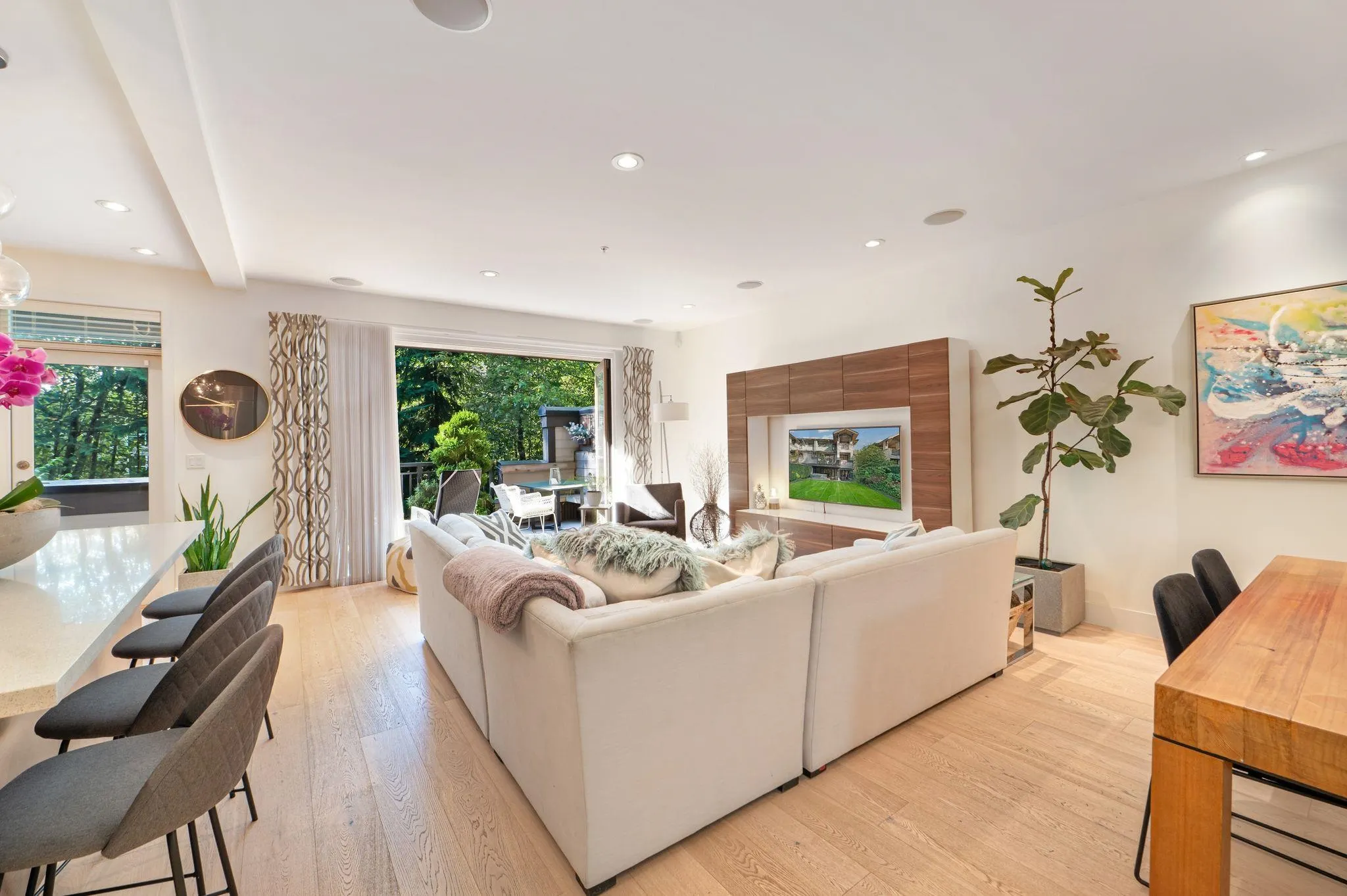 20 555 Raven Woods Drive