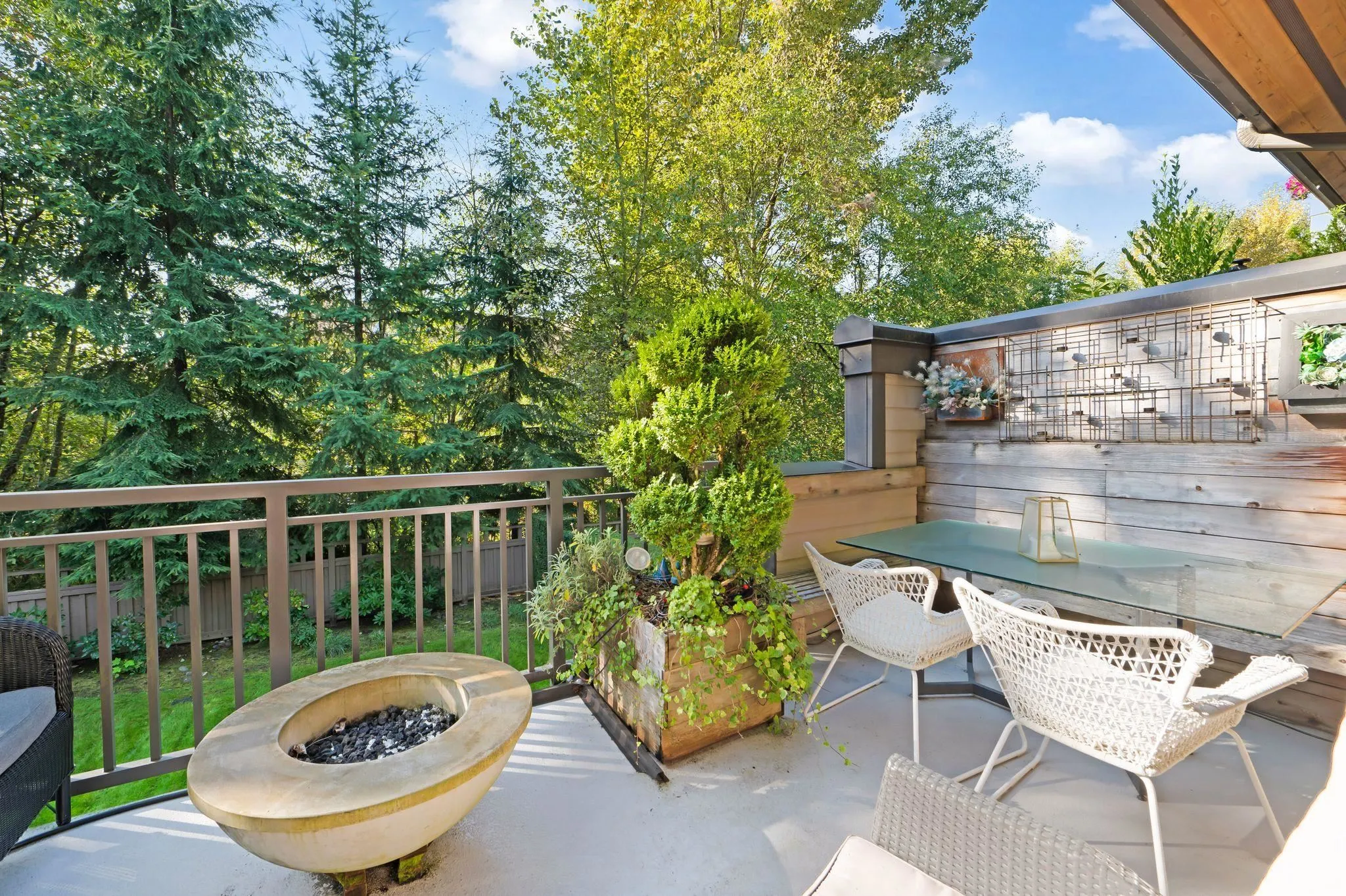20 555 Raven Woods Drive