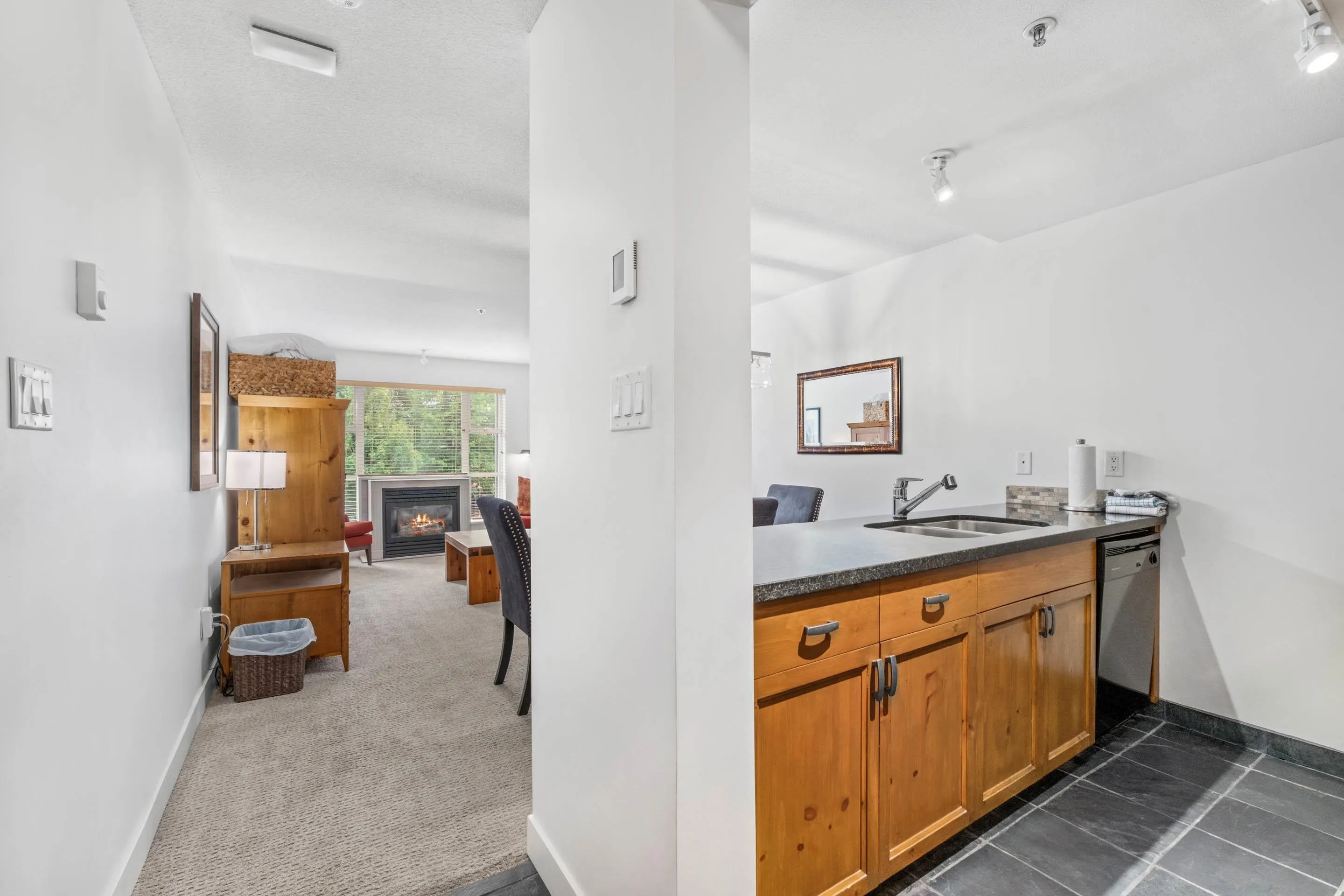 218/219 4573 Chateau Boulevard