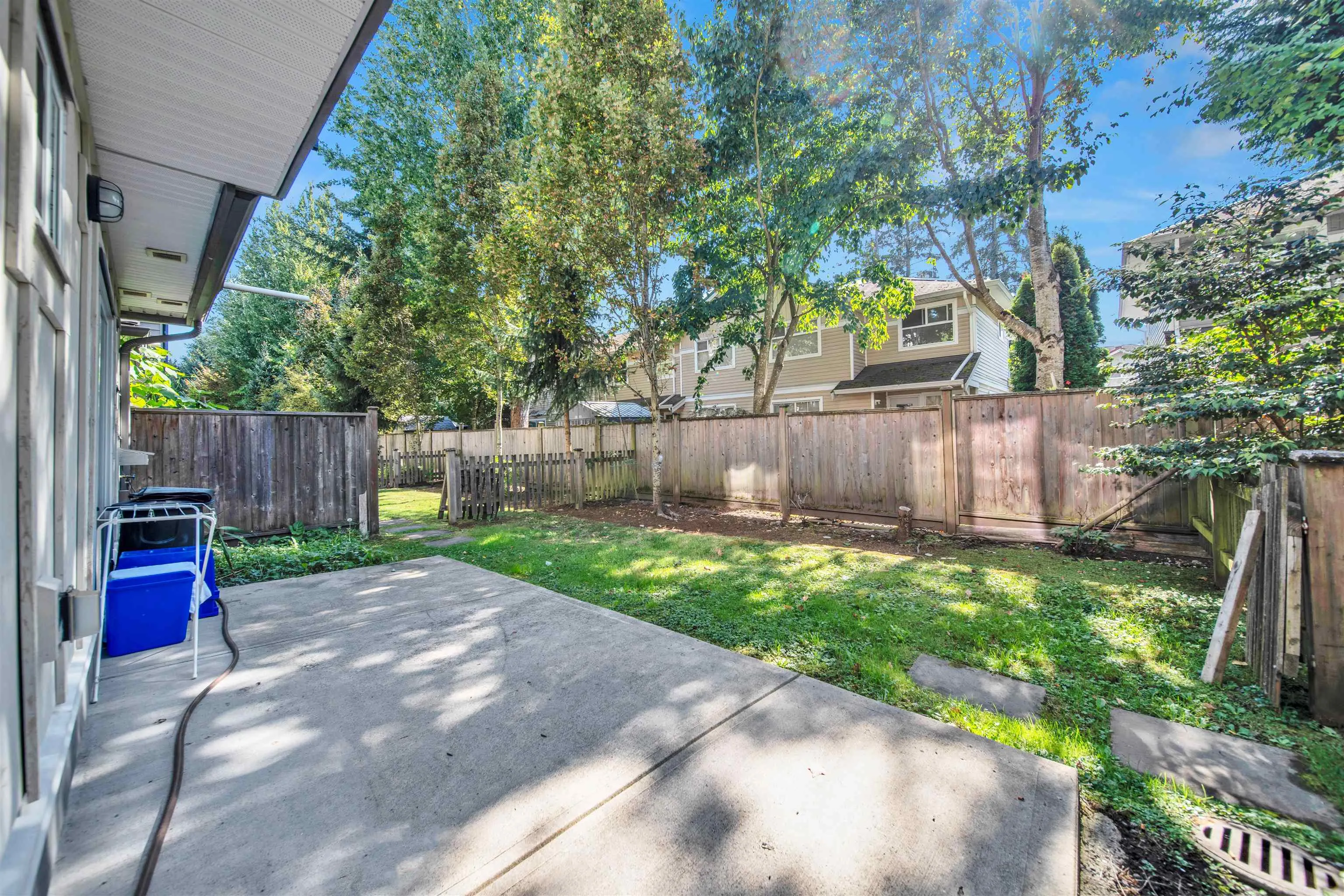 17 6971 122 Street