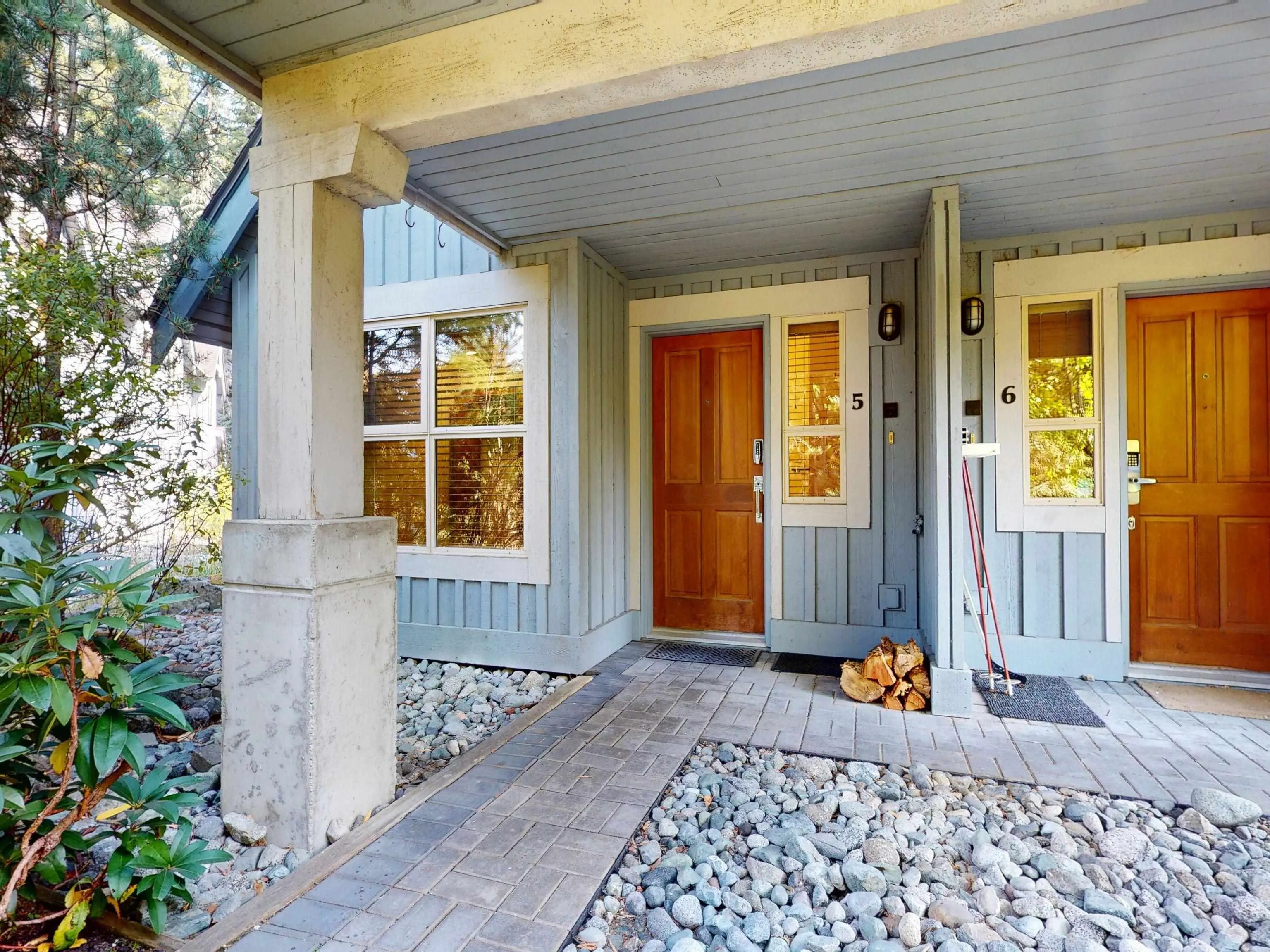 5 4661 Blackcomb Way