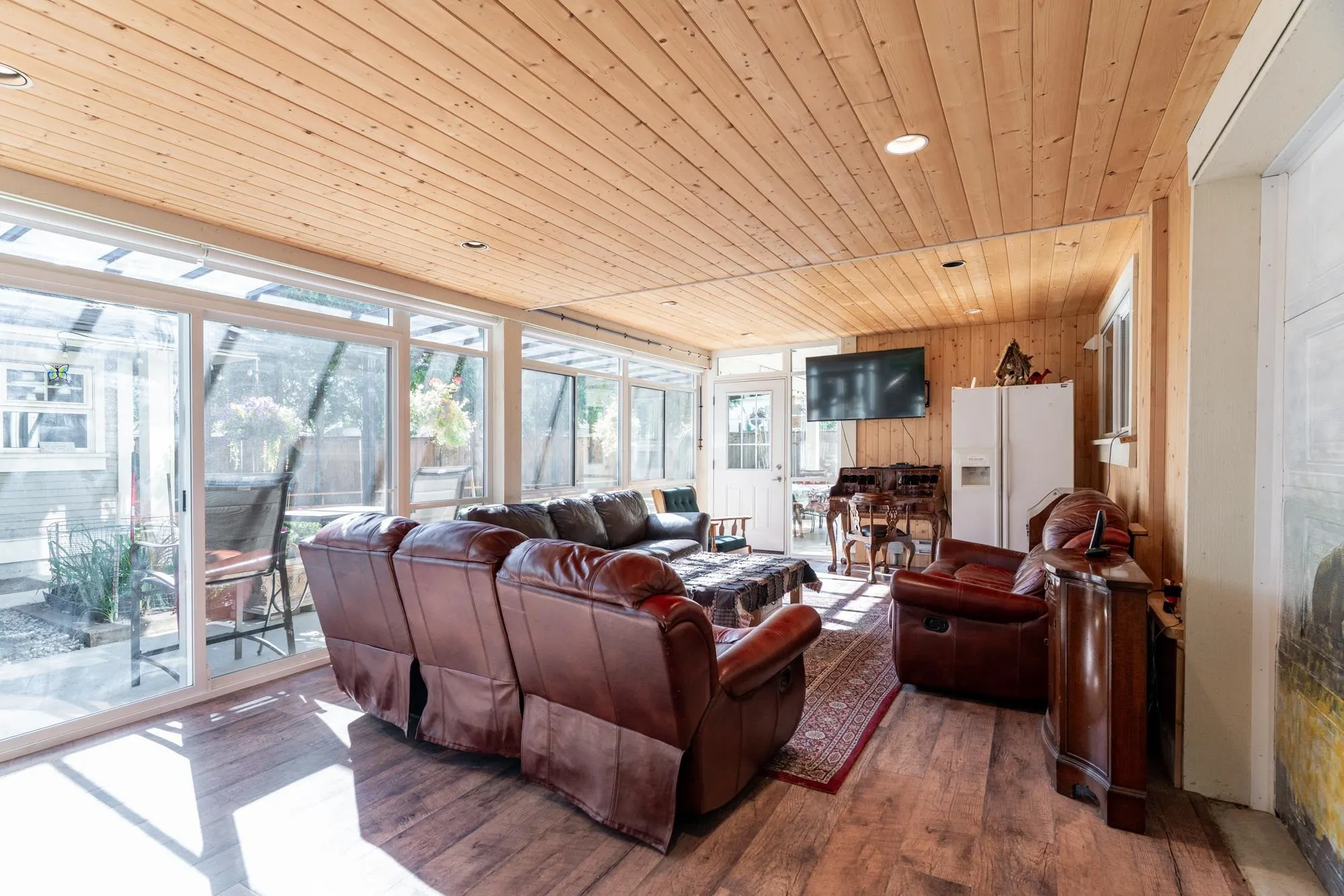 6098 Brodie Road