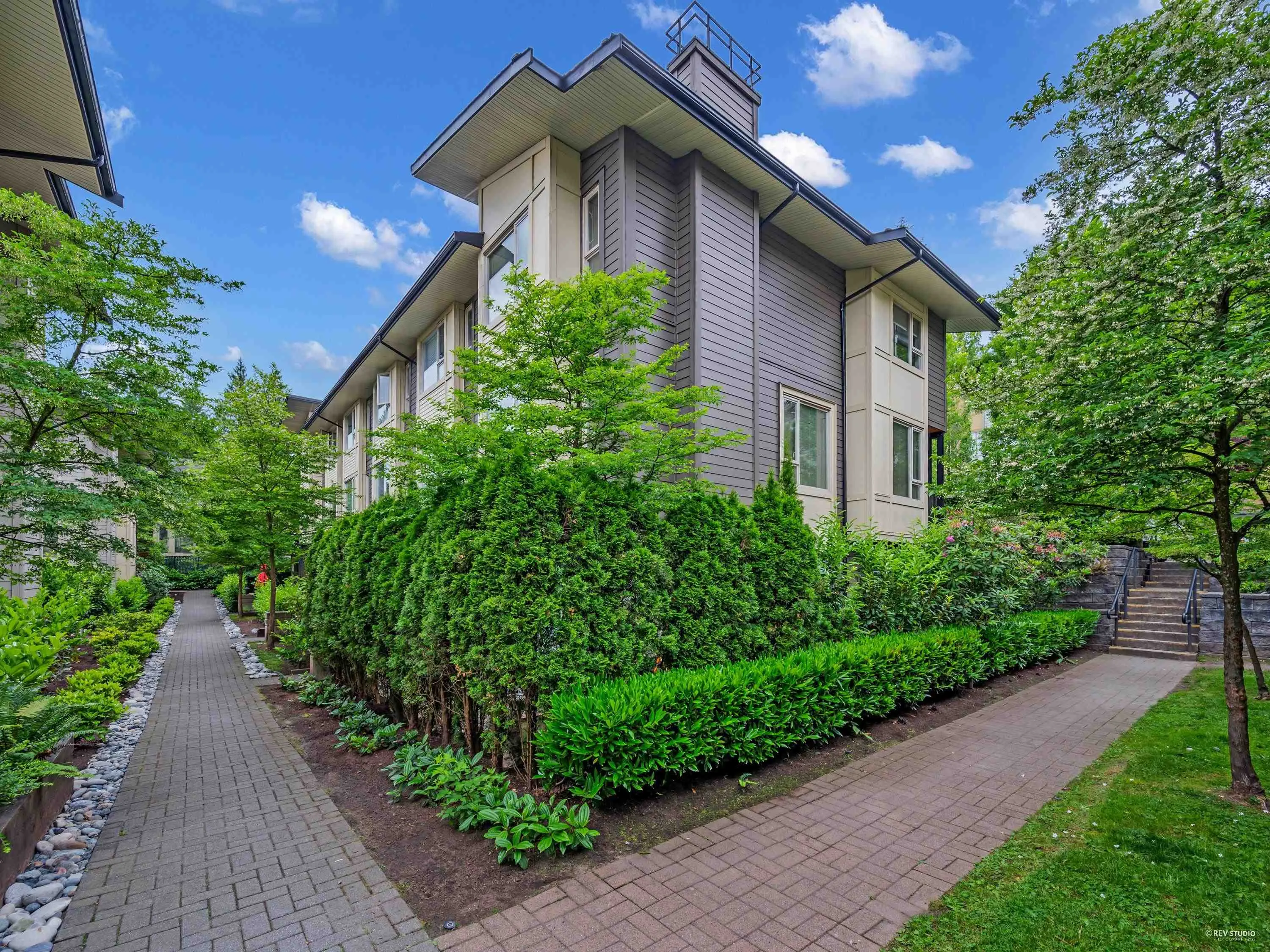 51 9229 University Crescent