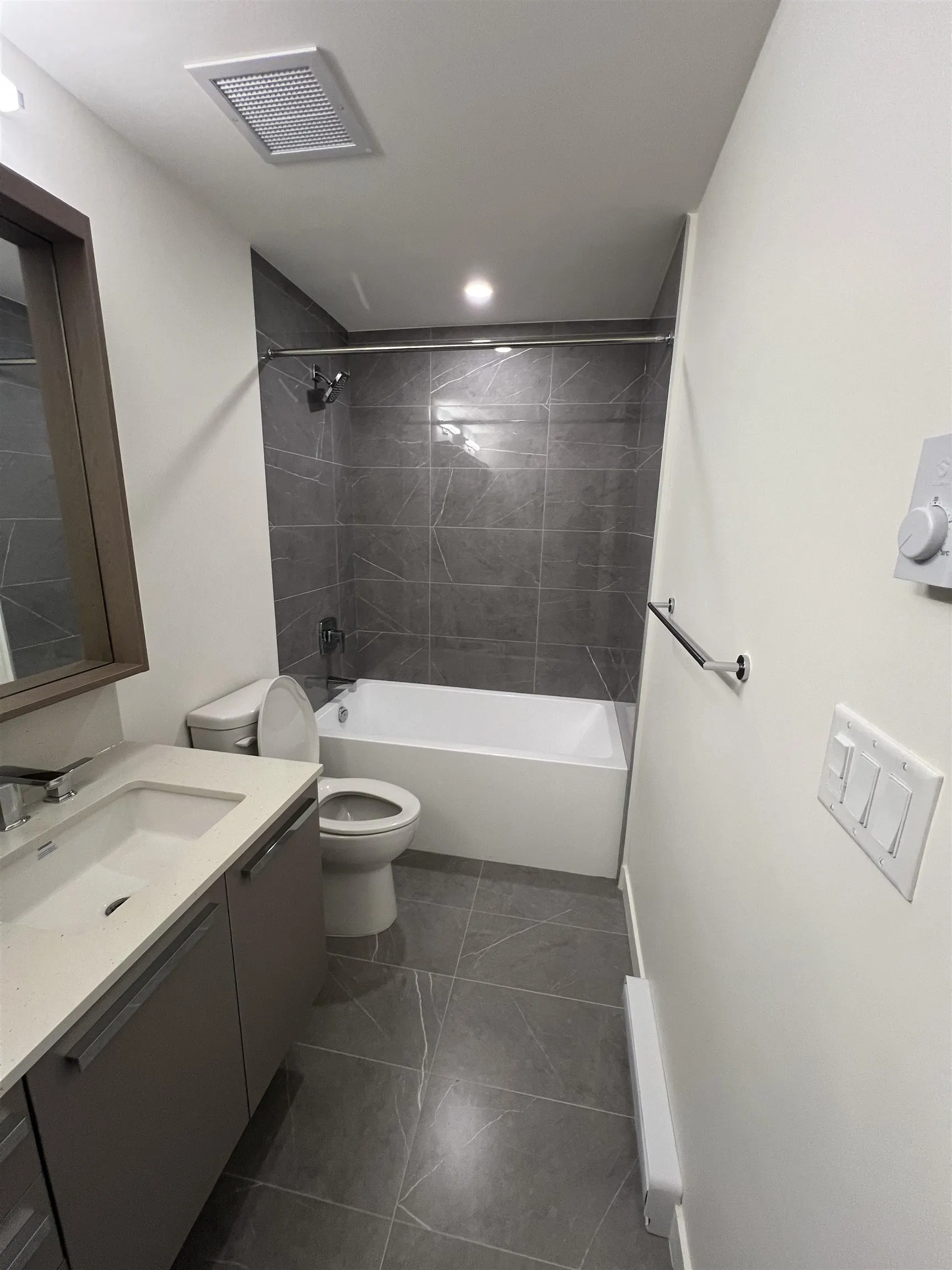 411 13788 76 Avenue