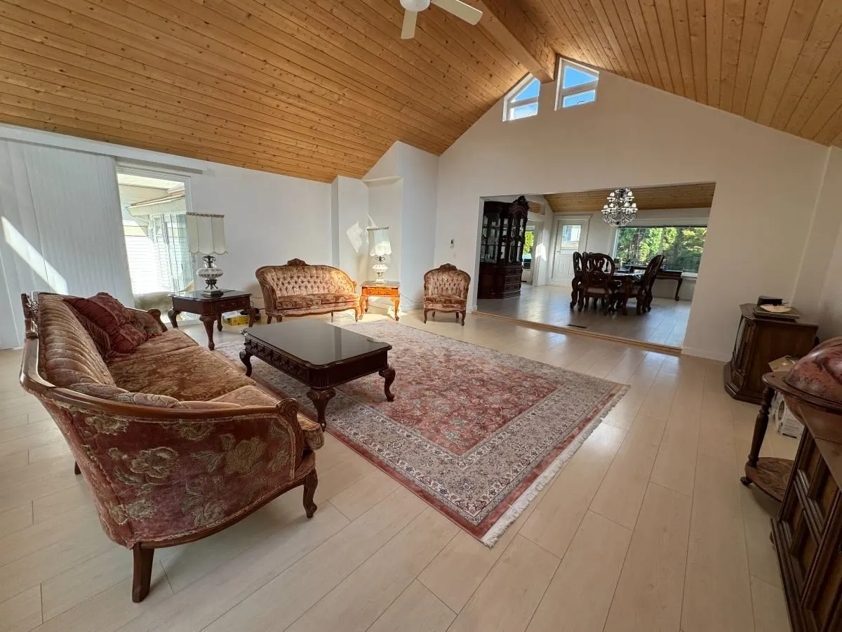 UPPER 23418 Tamarack Lane