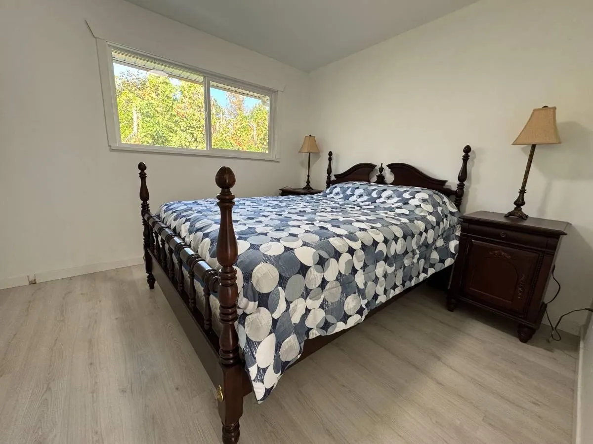 UPPER 23418 Tamarack Lane
