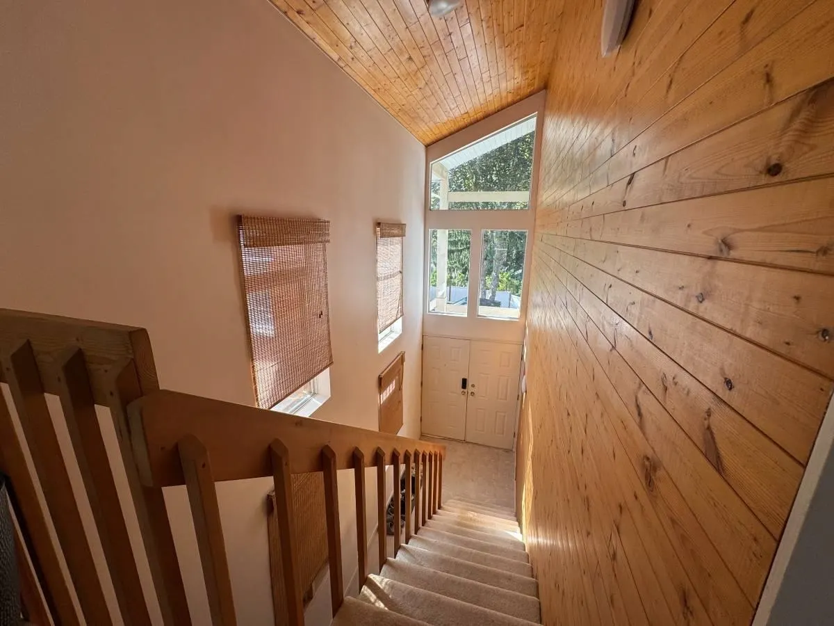UPPER 23418 Tamarack Lane