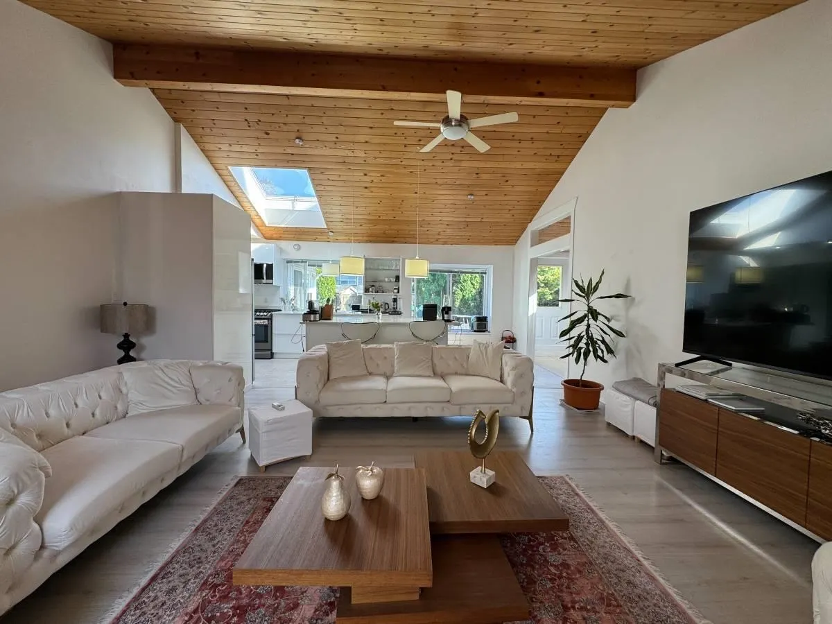 UPPER 23418 Tamarack Lane