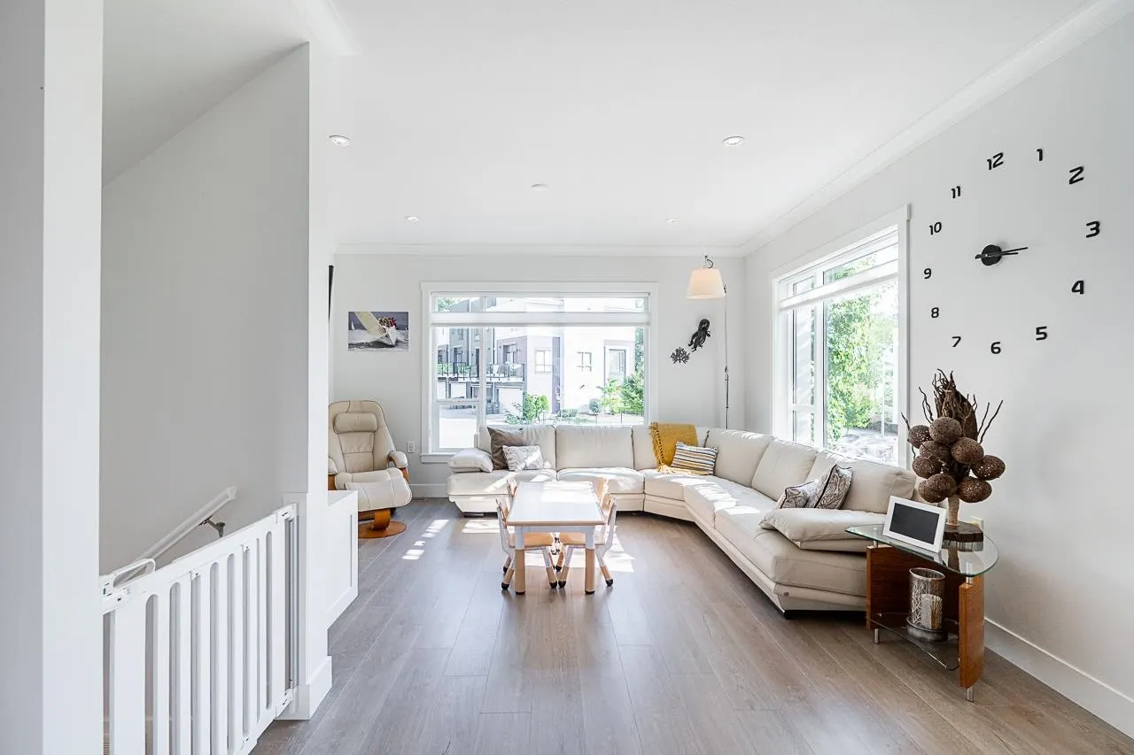 205 2277 Oak Meadows Drive