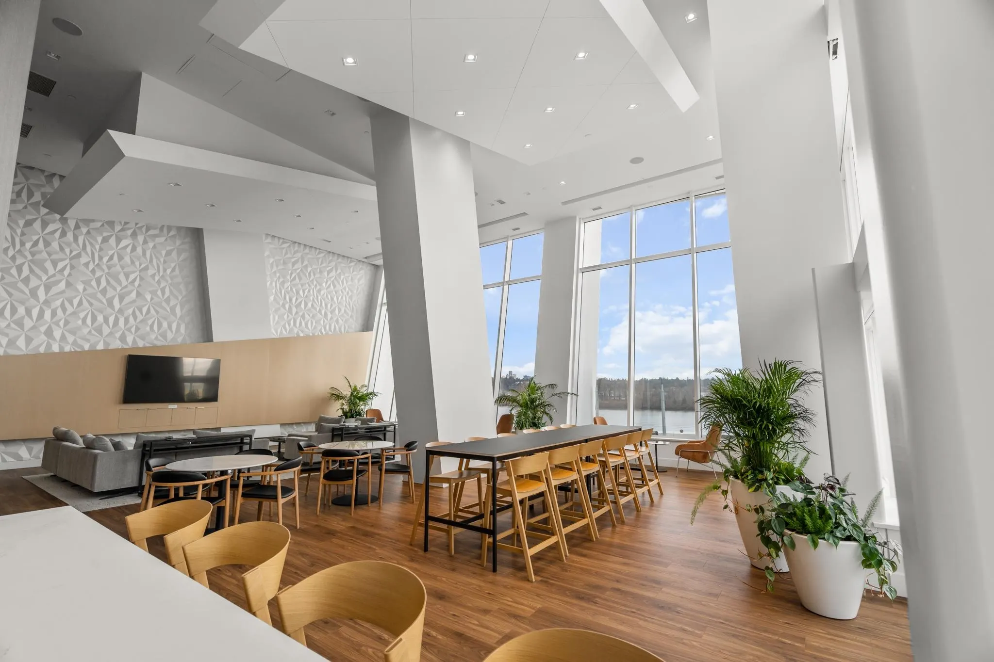 1407 680 Quayside Drive