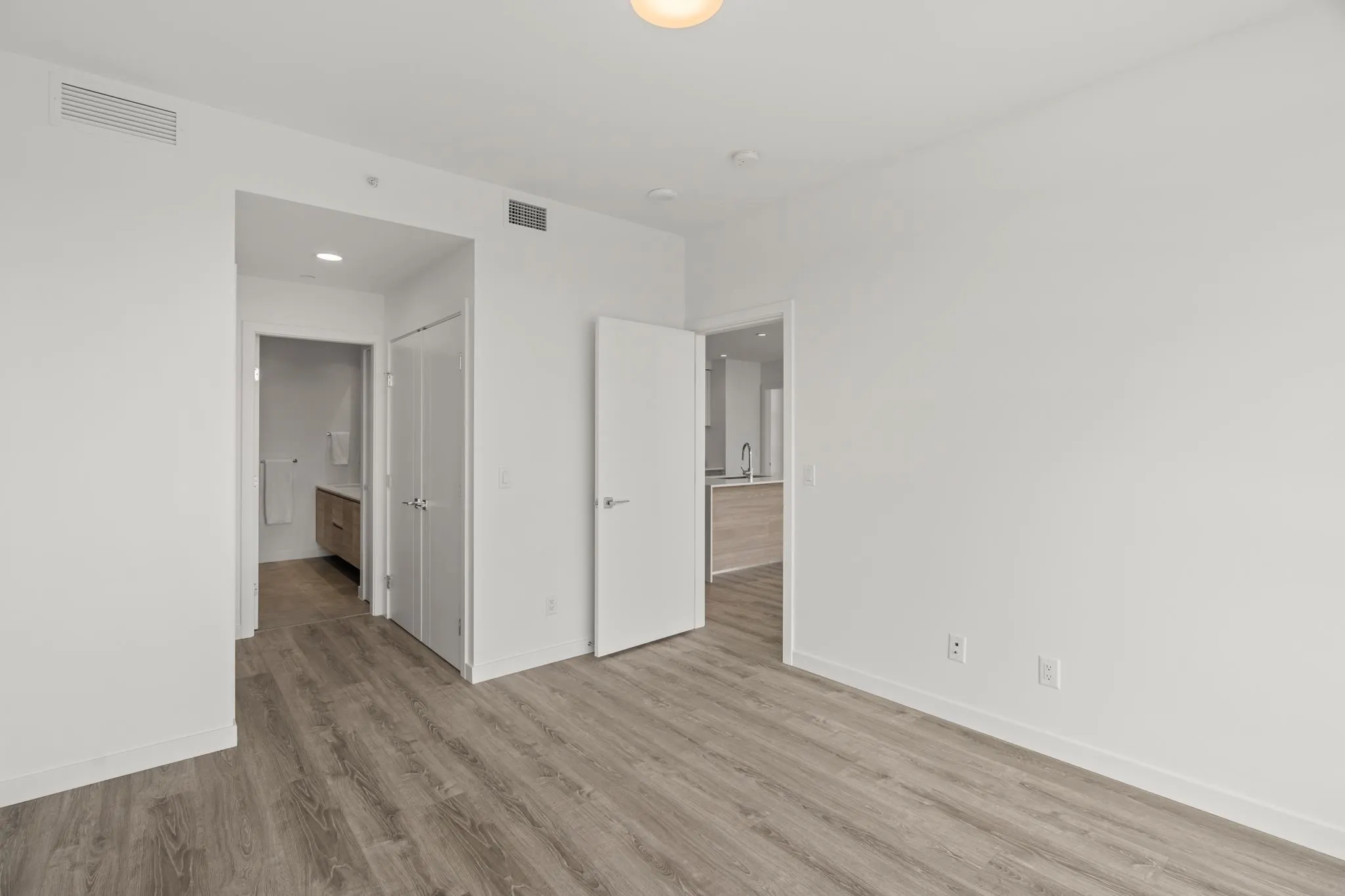 1407 680 Quayside Drive