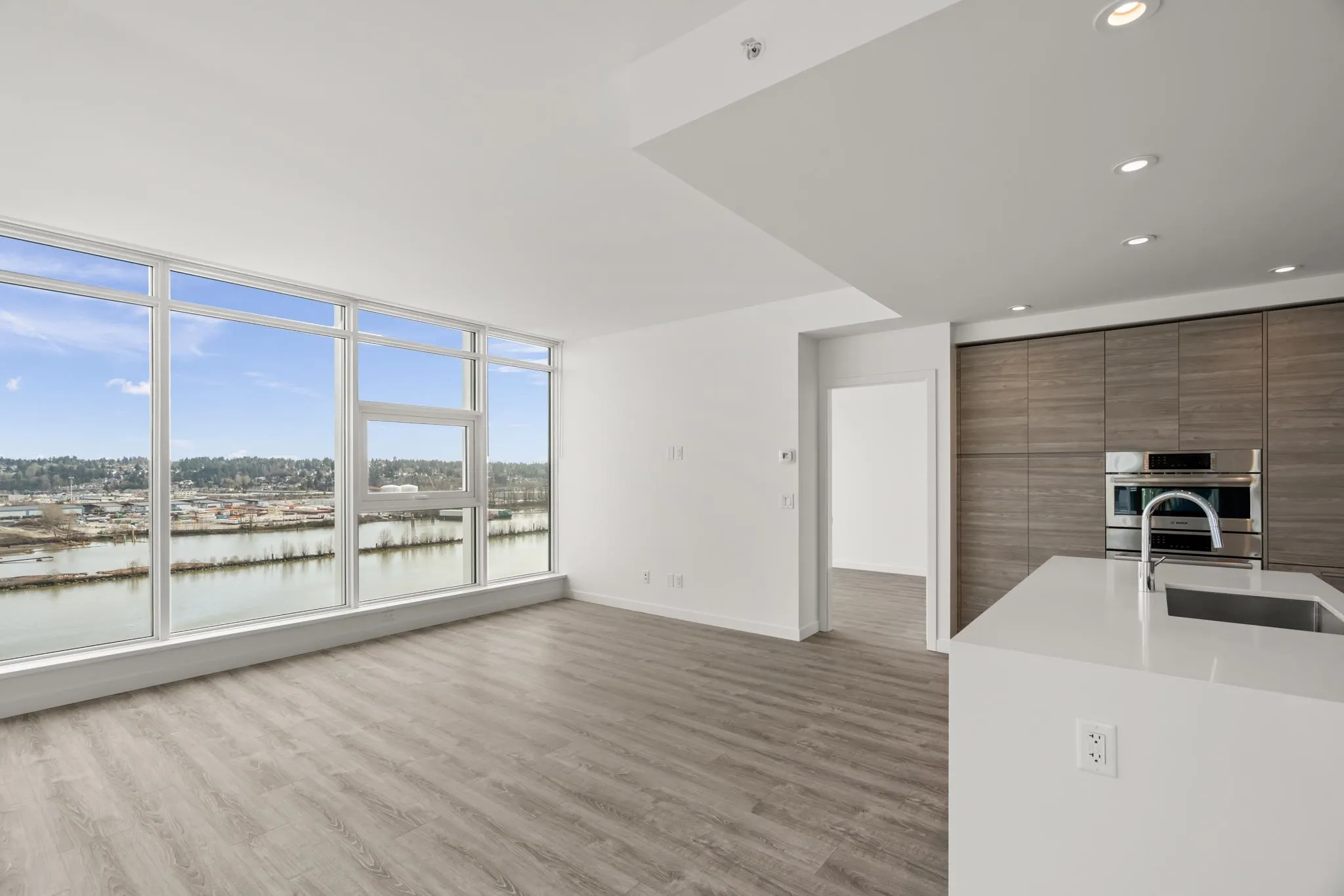 1407 680 Quayside Drive