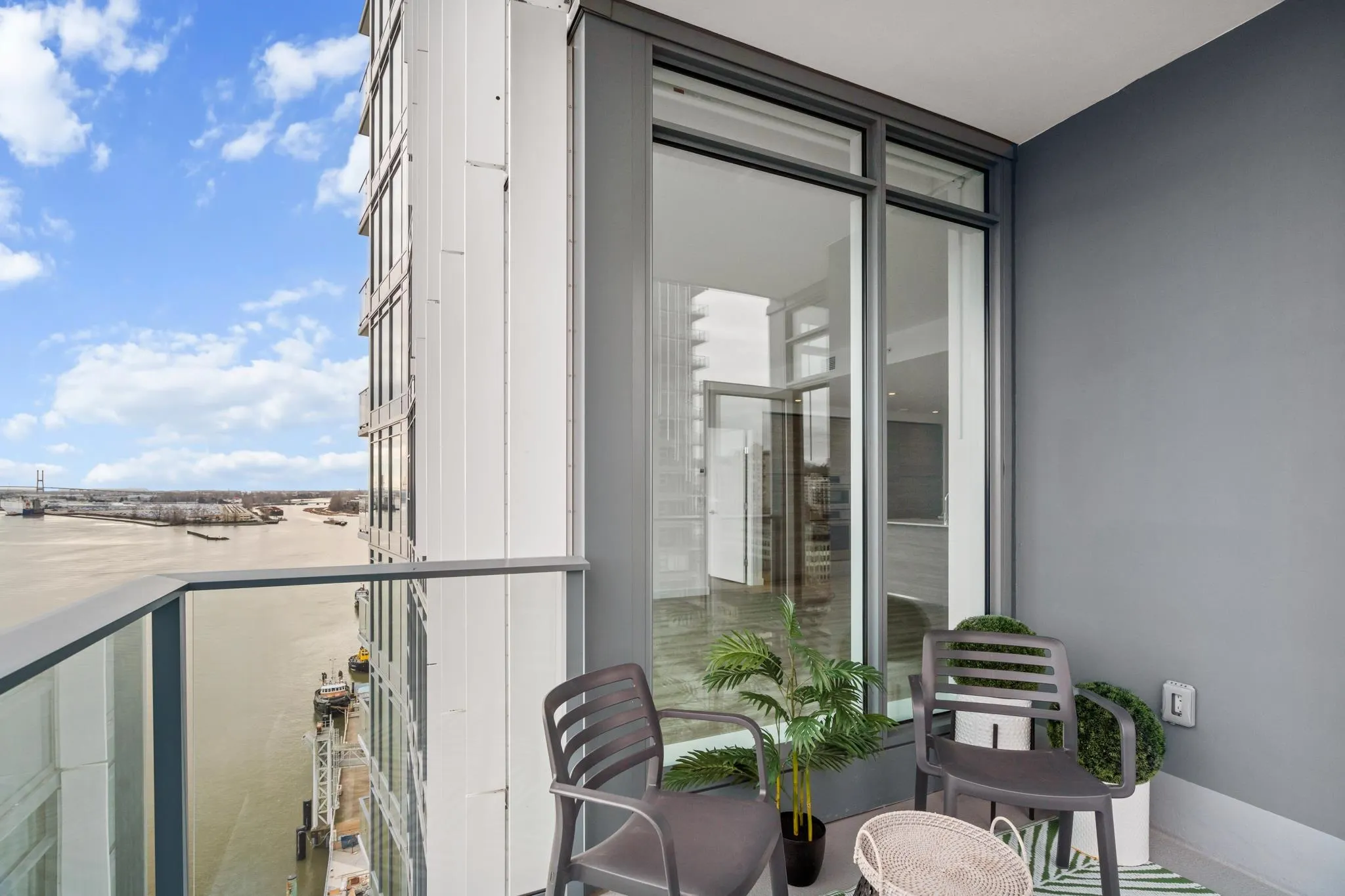 1407 680 Quayside Drive