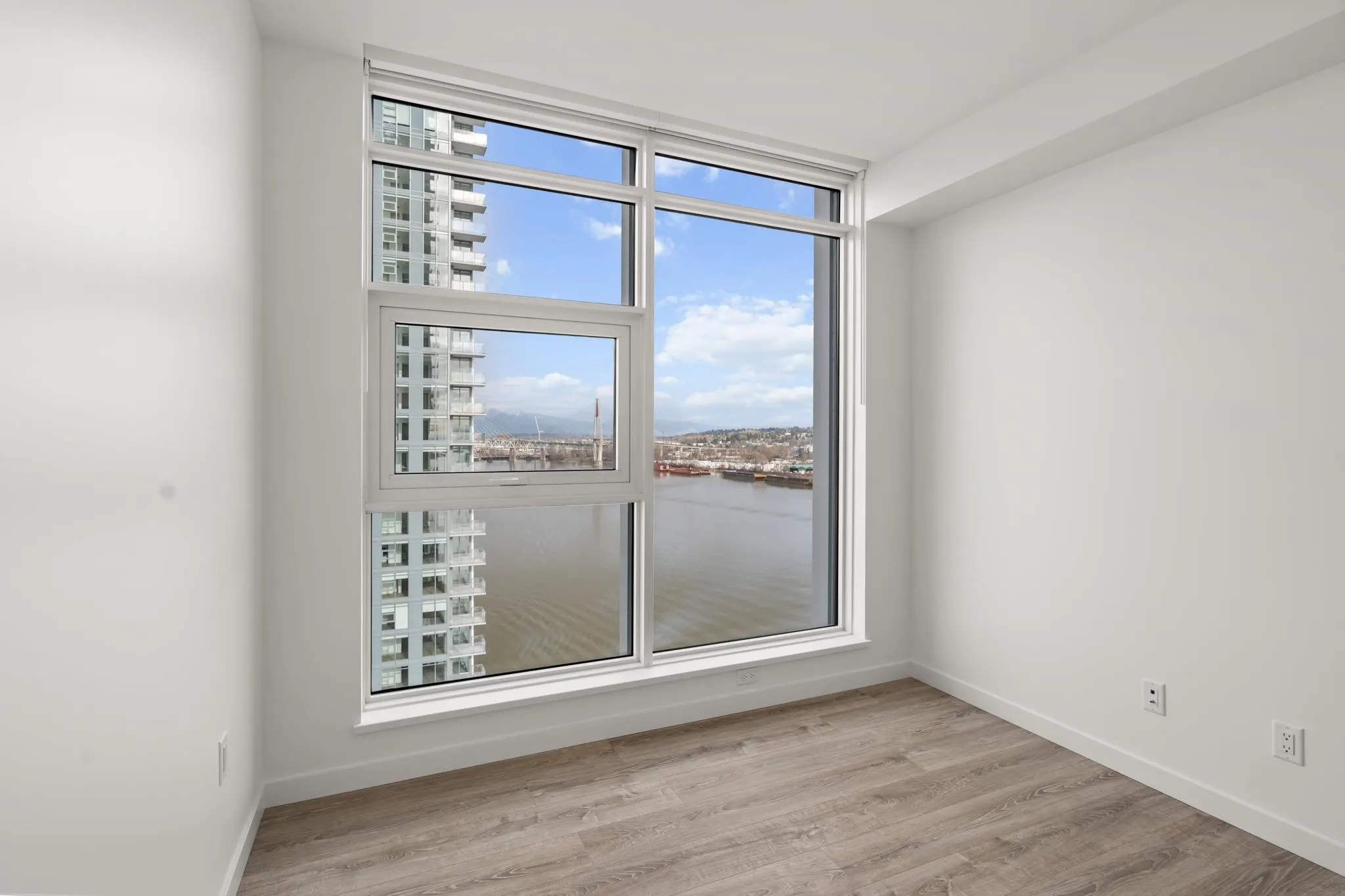 1407 680 Quayside Drive