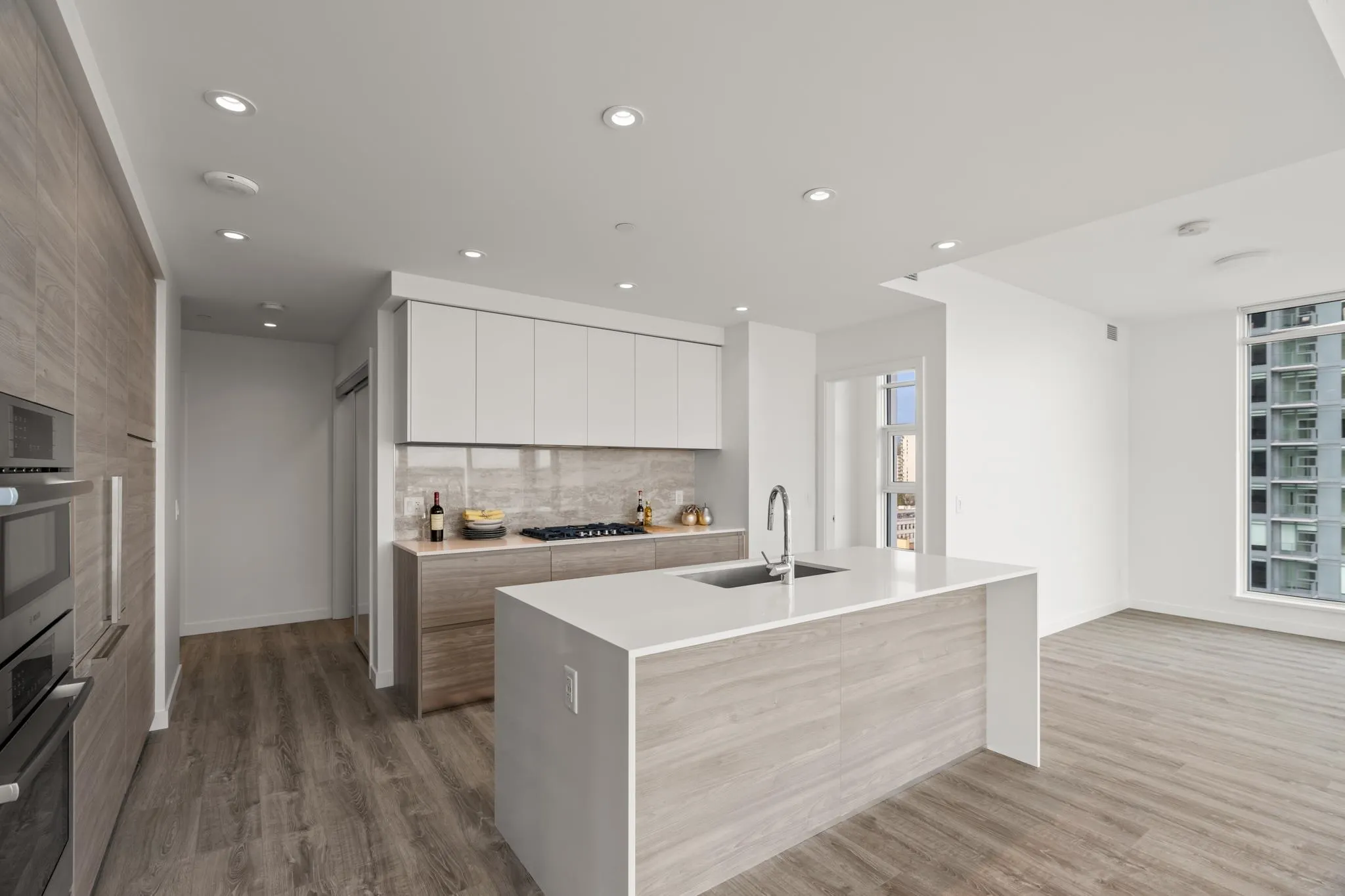 1407 680 Quayside Drive