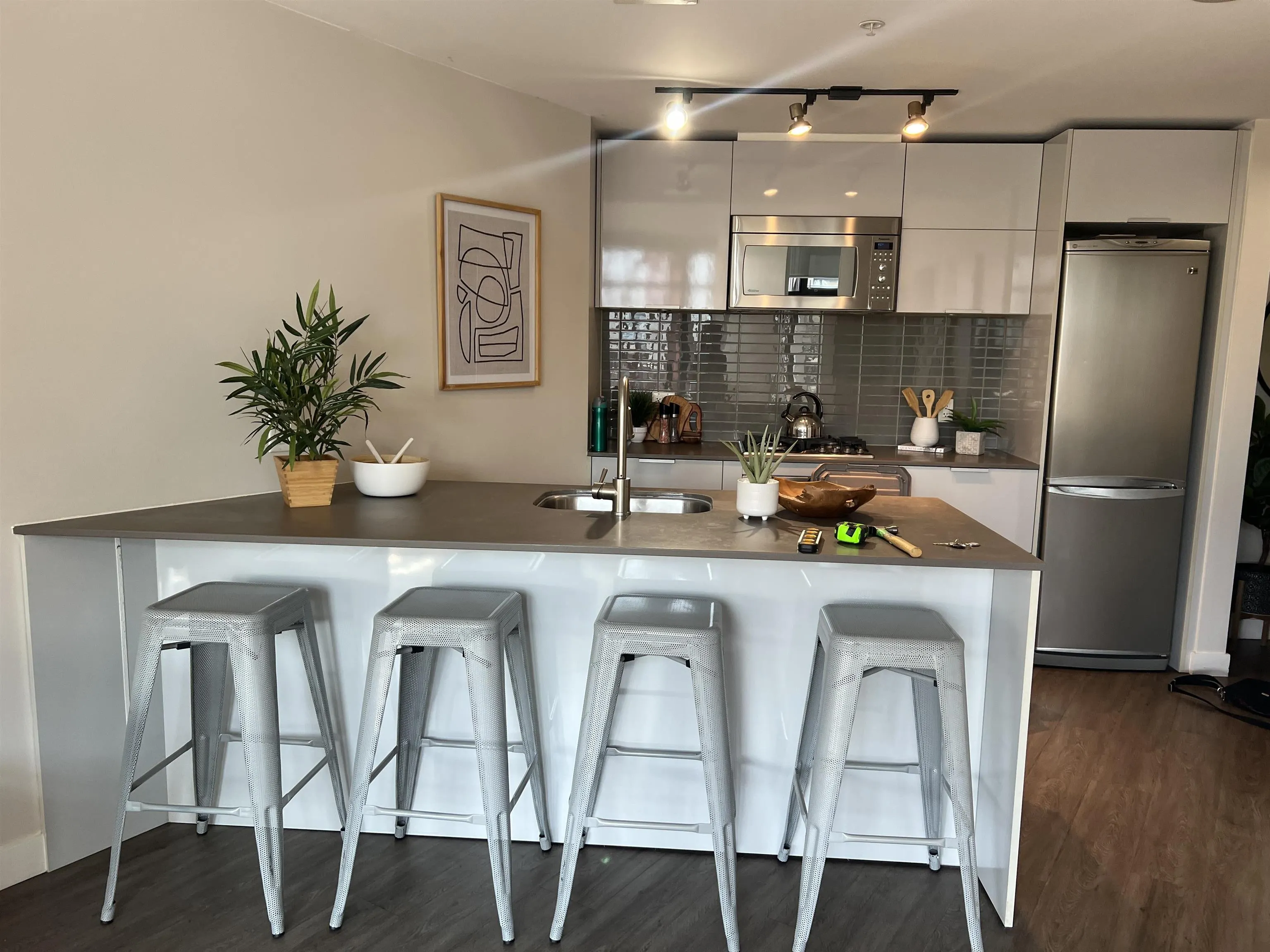 1409 128 W Cordova Street
