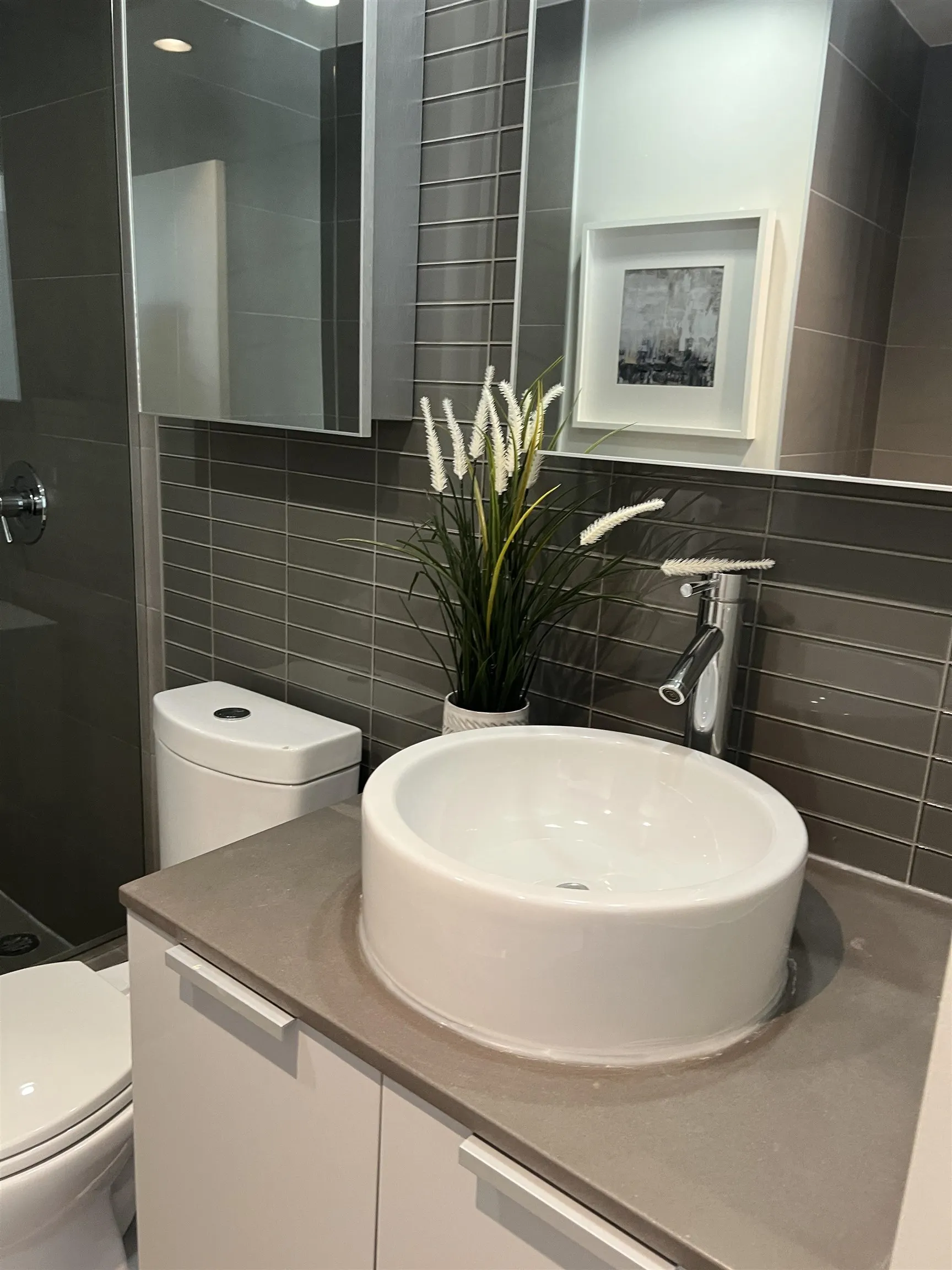 1409 128 W Cordova Street