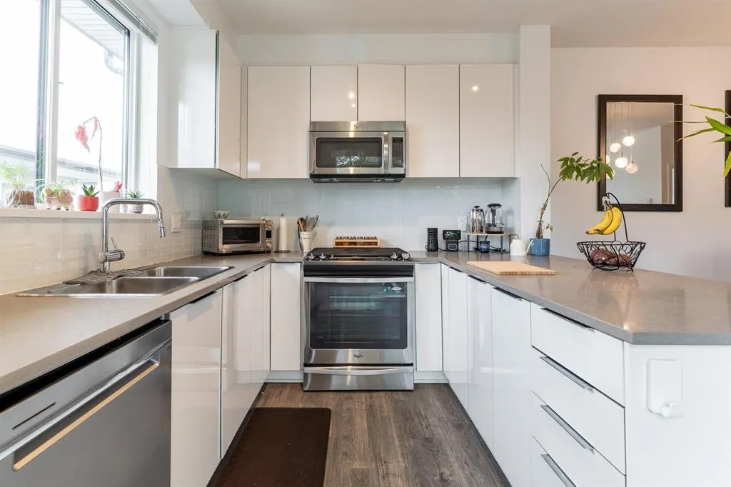 501 1151 Windsor Mews