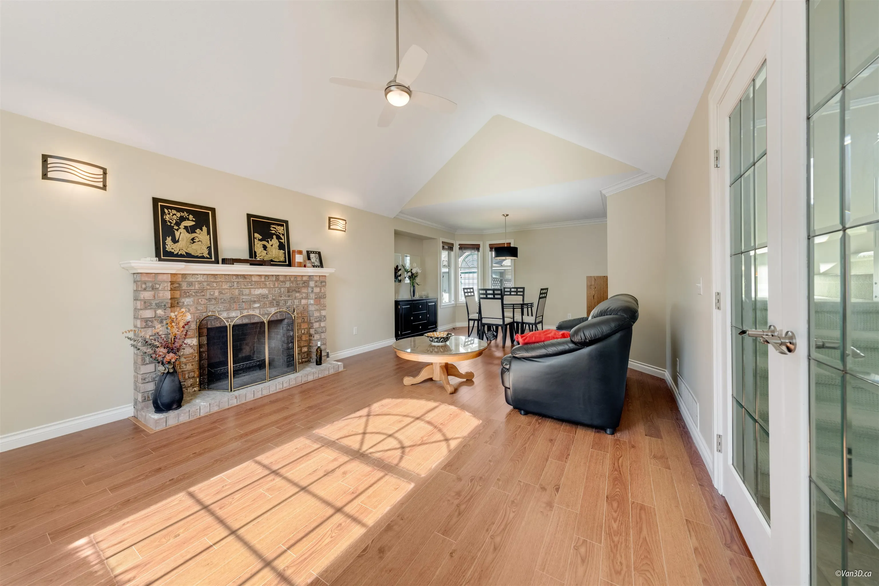 15303 28a Avenue