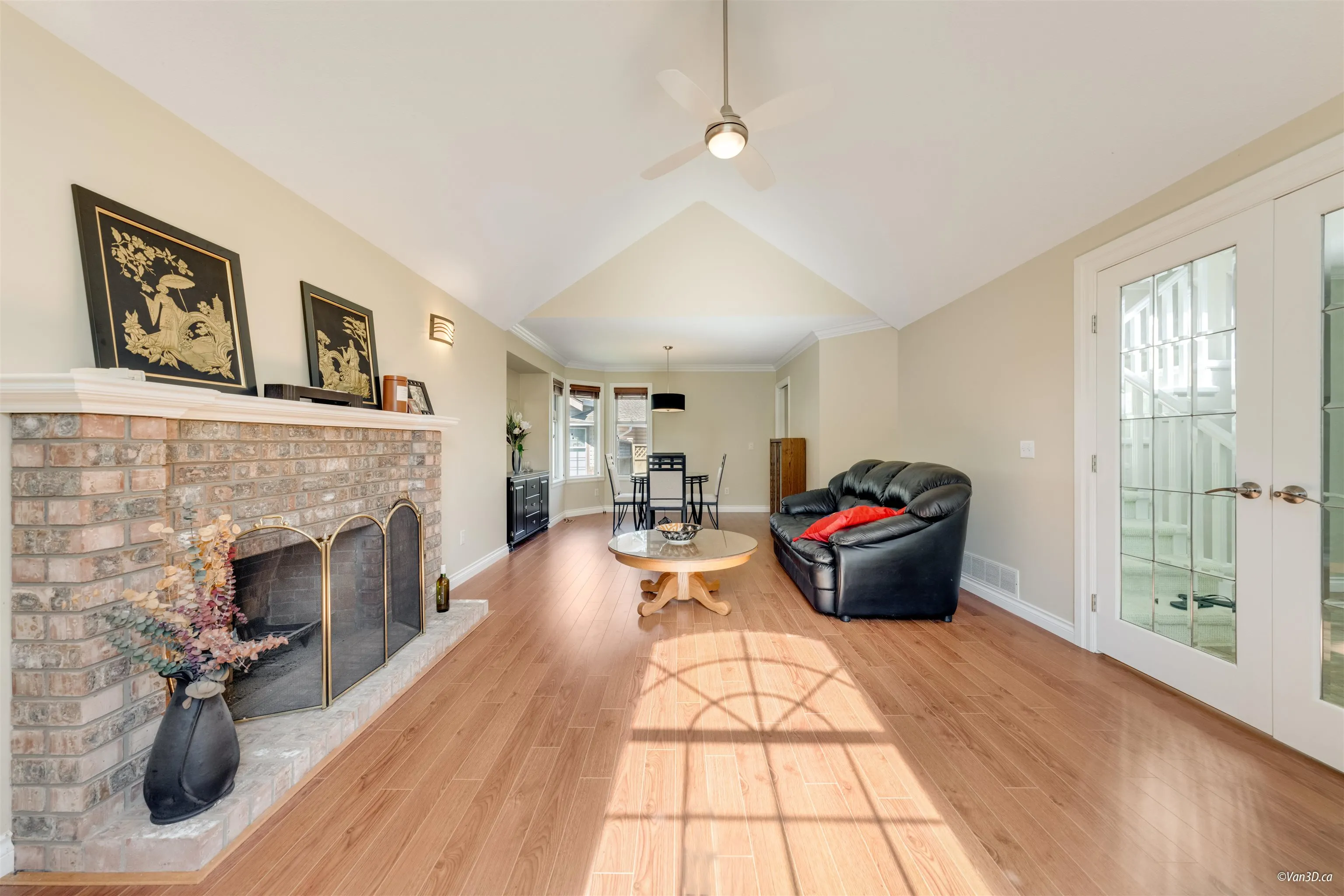 15303 28a Avenue