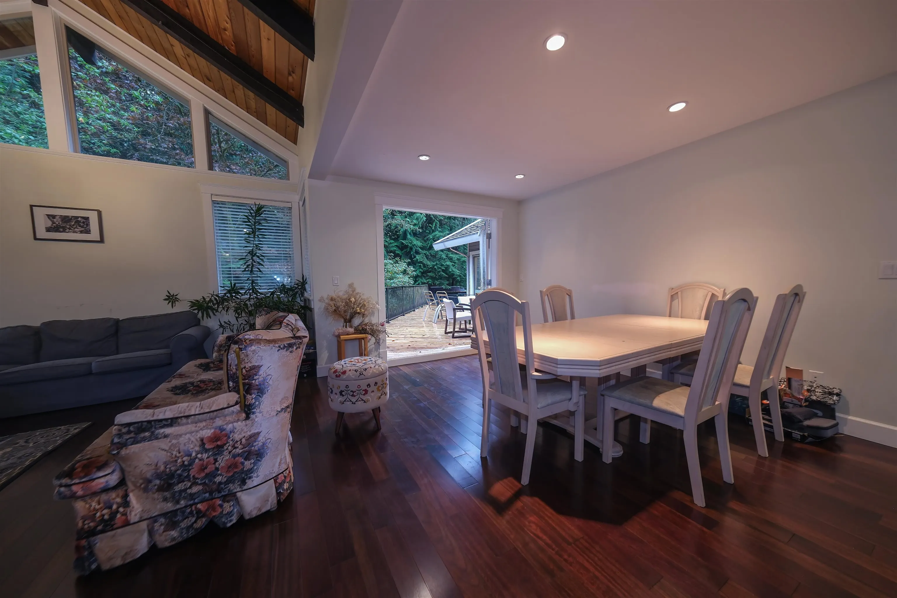 97 Deep Dene Place