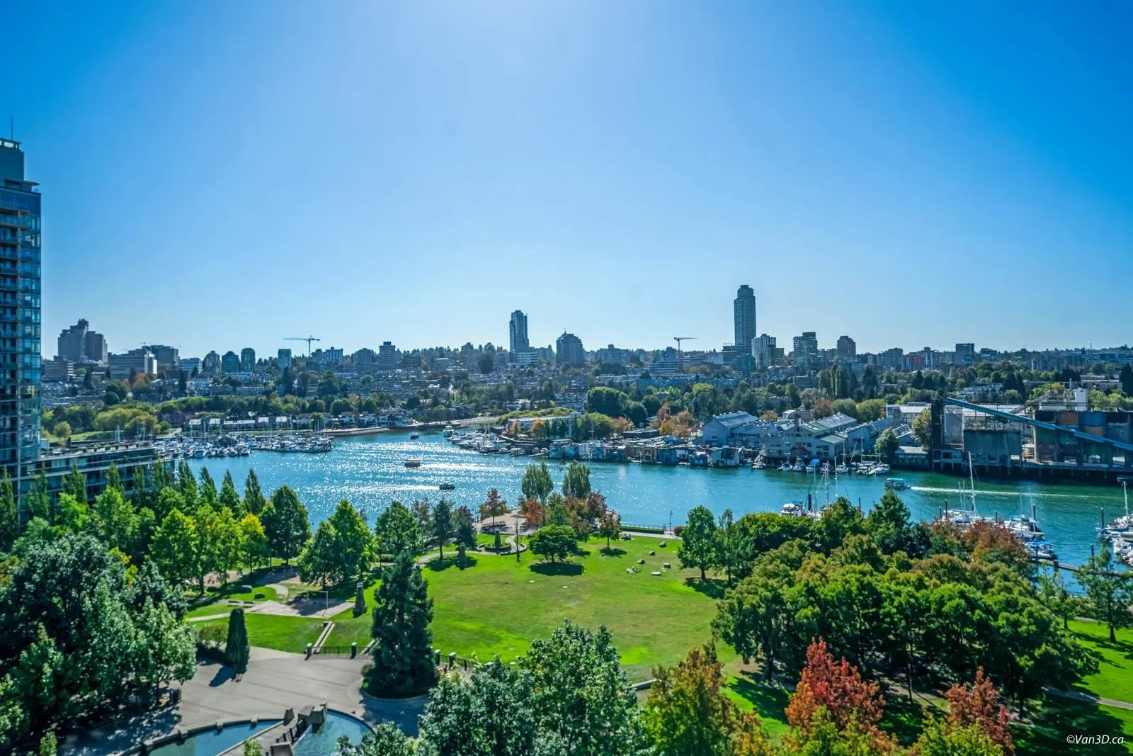 1506 583 Beach Crescent