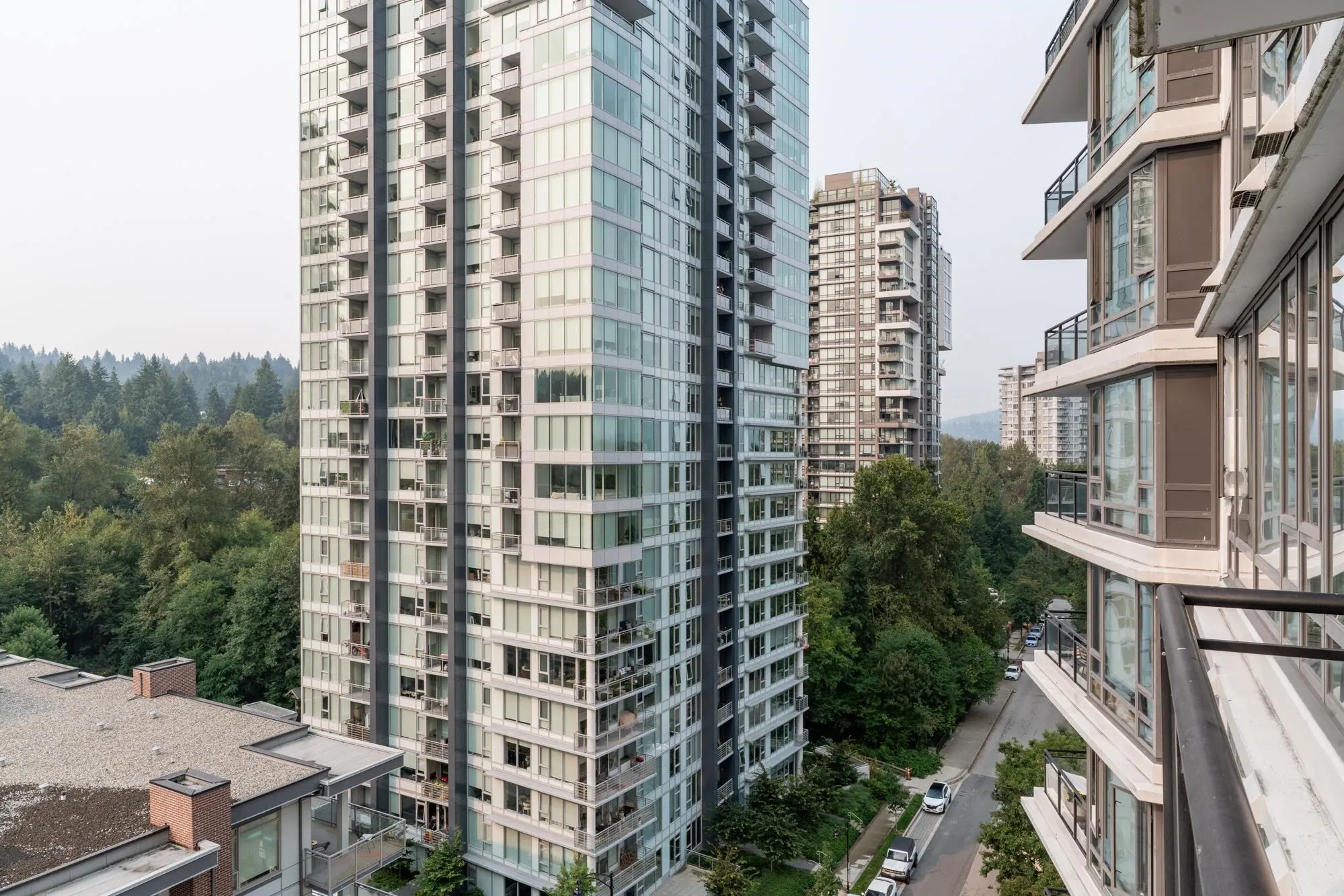 902 400 Capilano Road