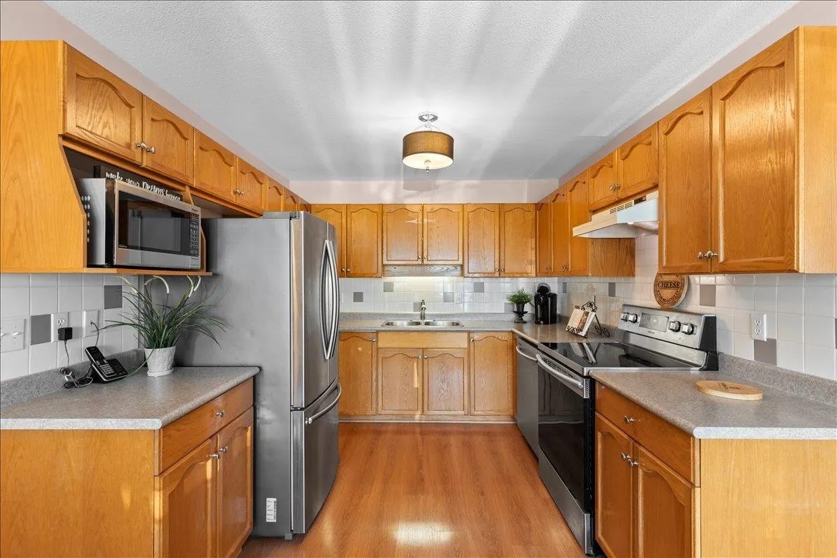 120 9855 Quarry Road