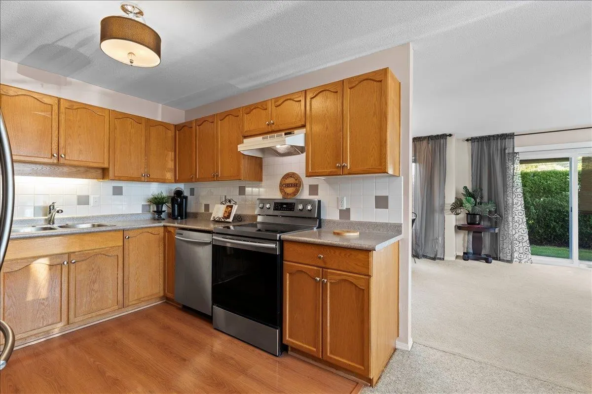 120 9855 Quarry Road