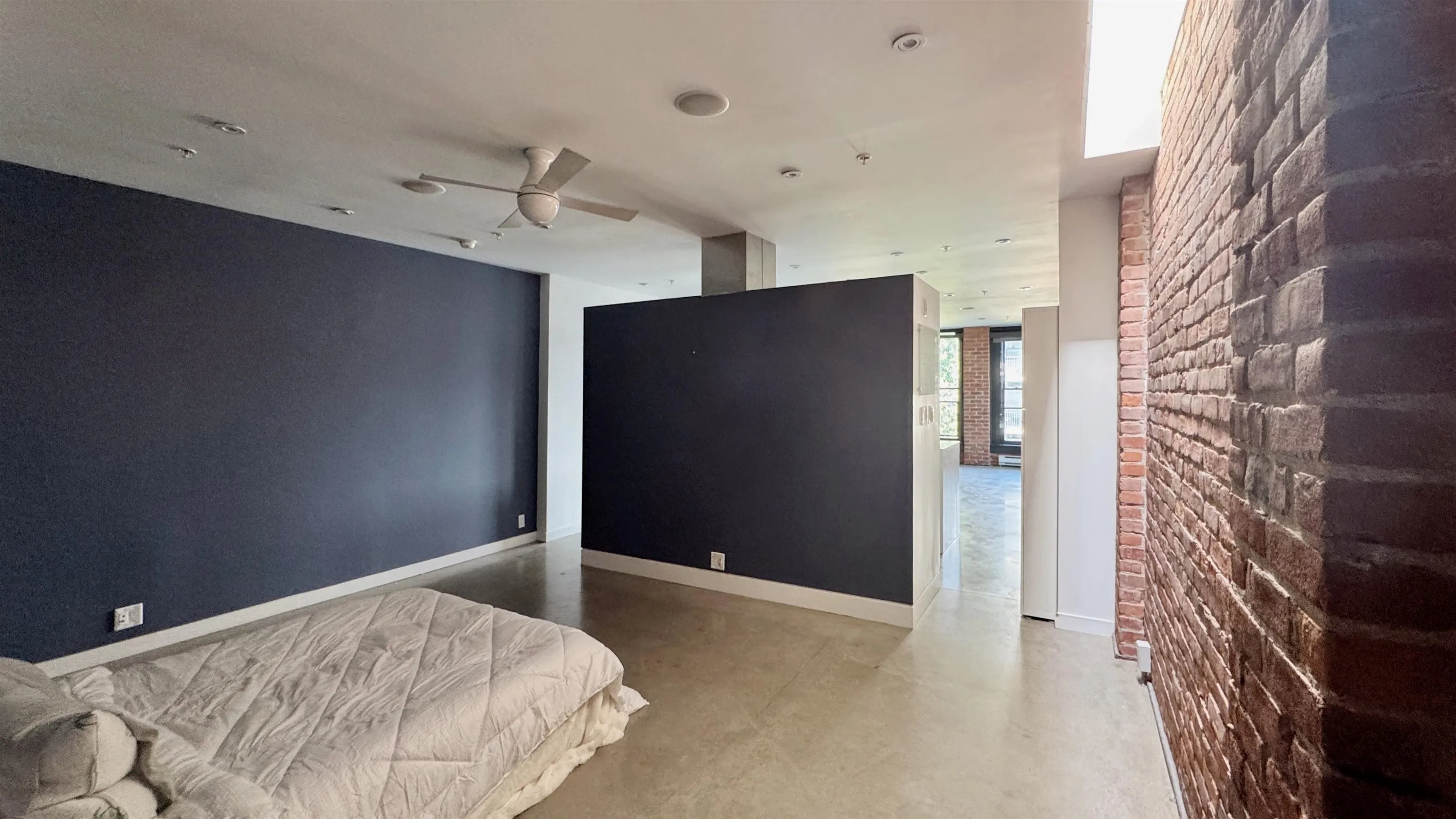 605 53 W Hastings Street
