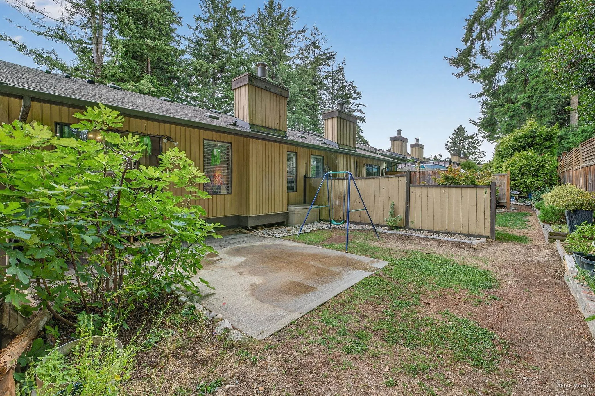 15 2998 Mouat Drive