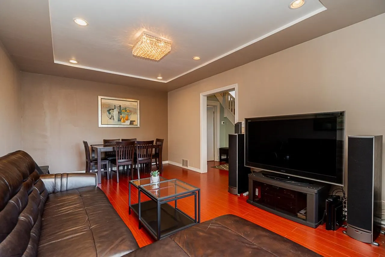 22 E 18th Avenue