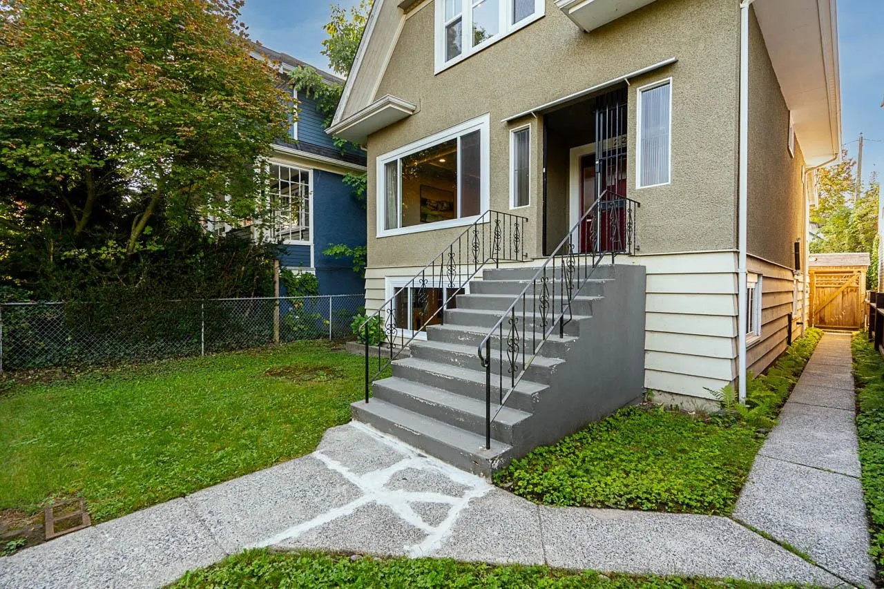 22 E 18th Avenue