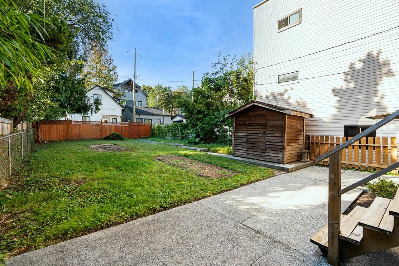 22 E 18th Avenue