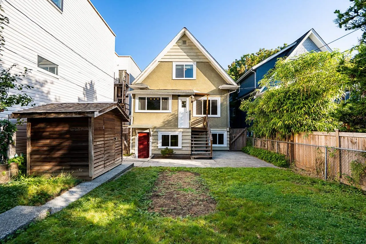 22 E 18th Avenue