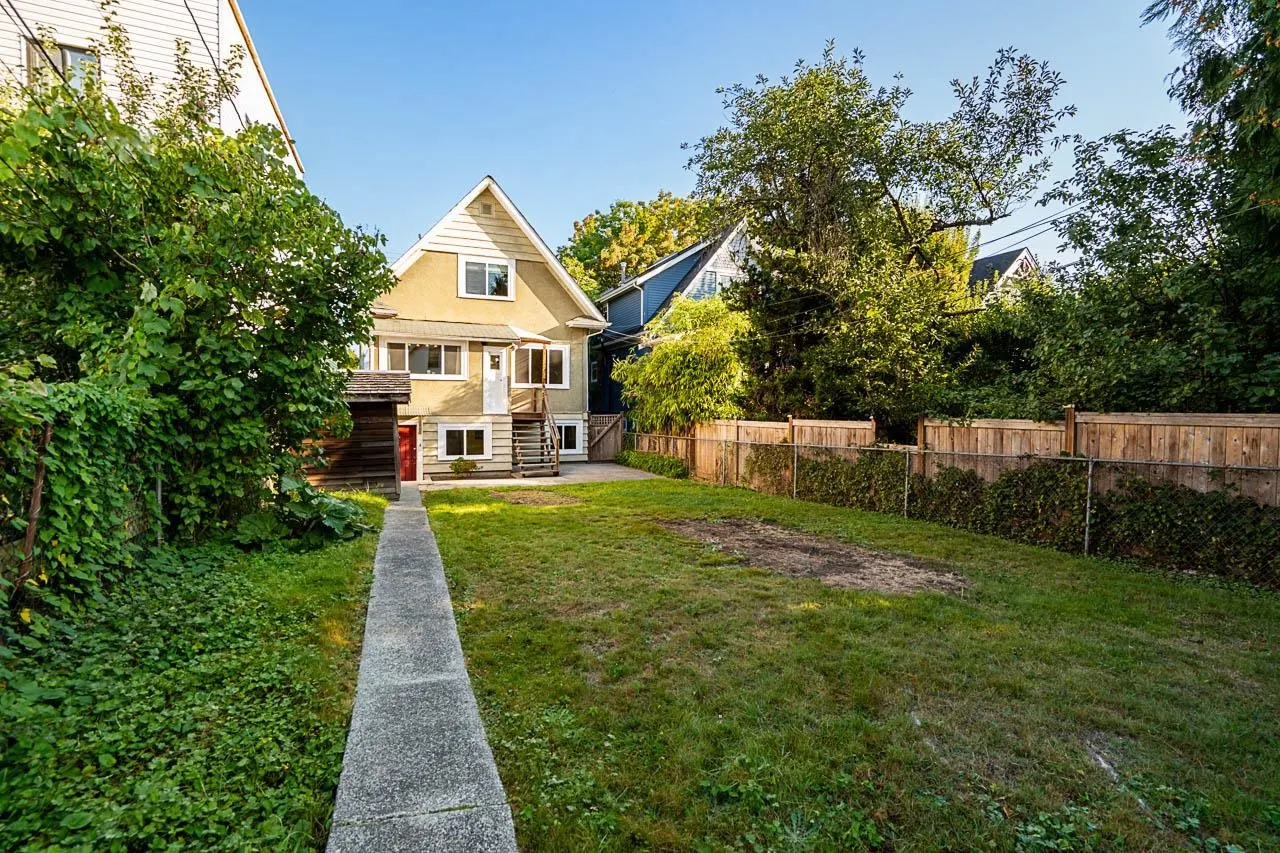 22 E 18th Avenue